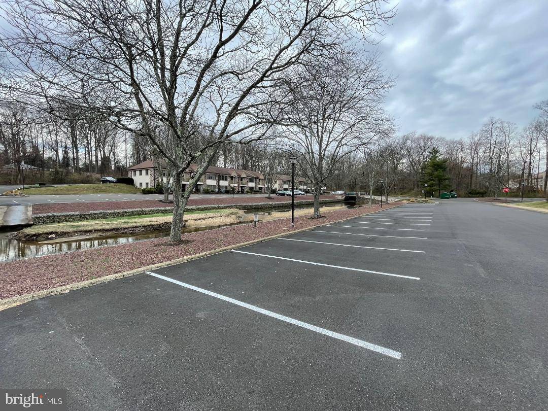 Southampton, PA 18966,301 LAKESIDE PARK