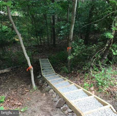 Cross Junction, VA 22625,905 LAKEVIEW DR