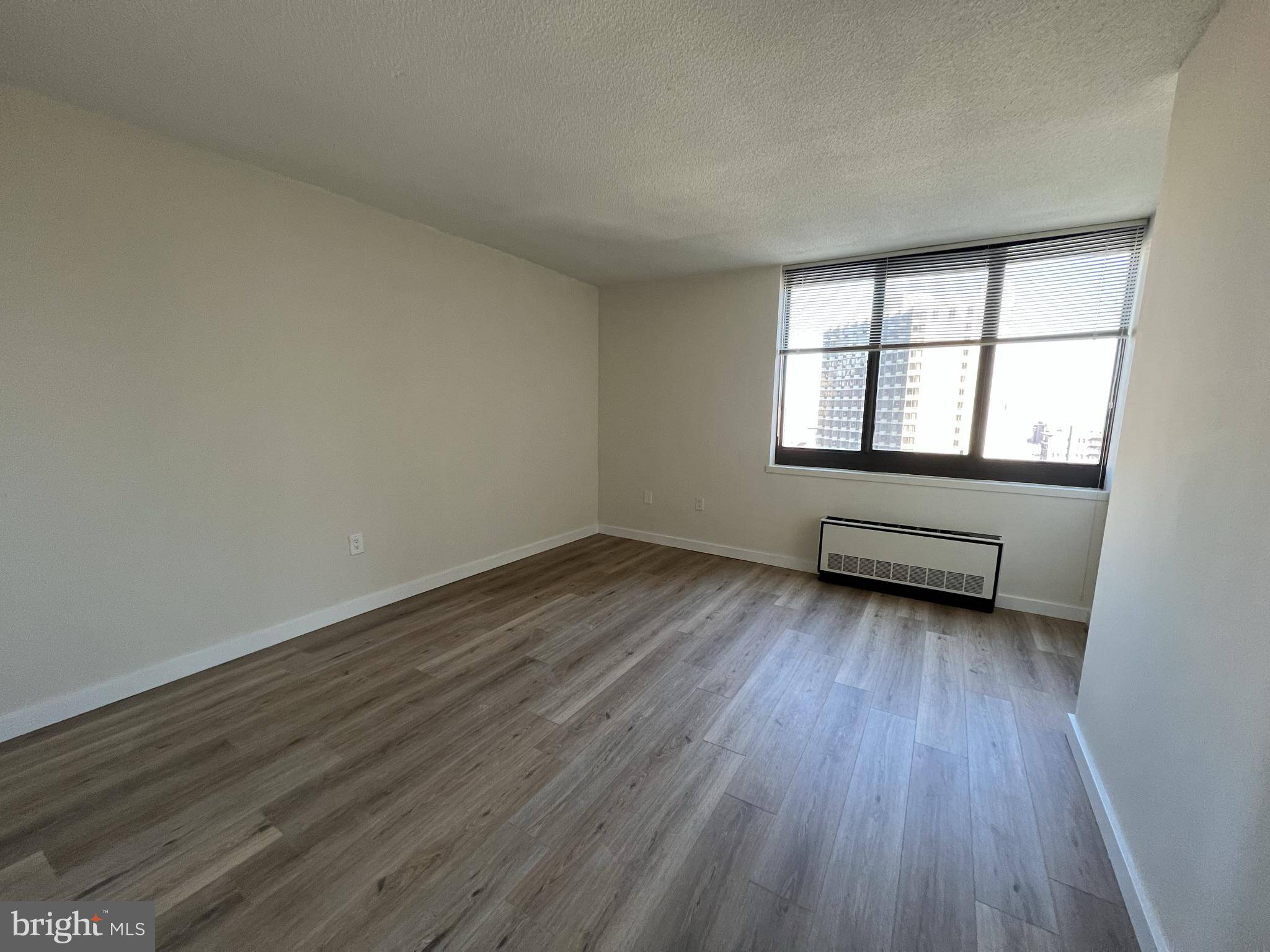 Philadelphia, PA 19102,1420 LOCUST ST #20G