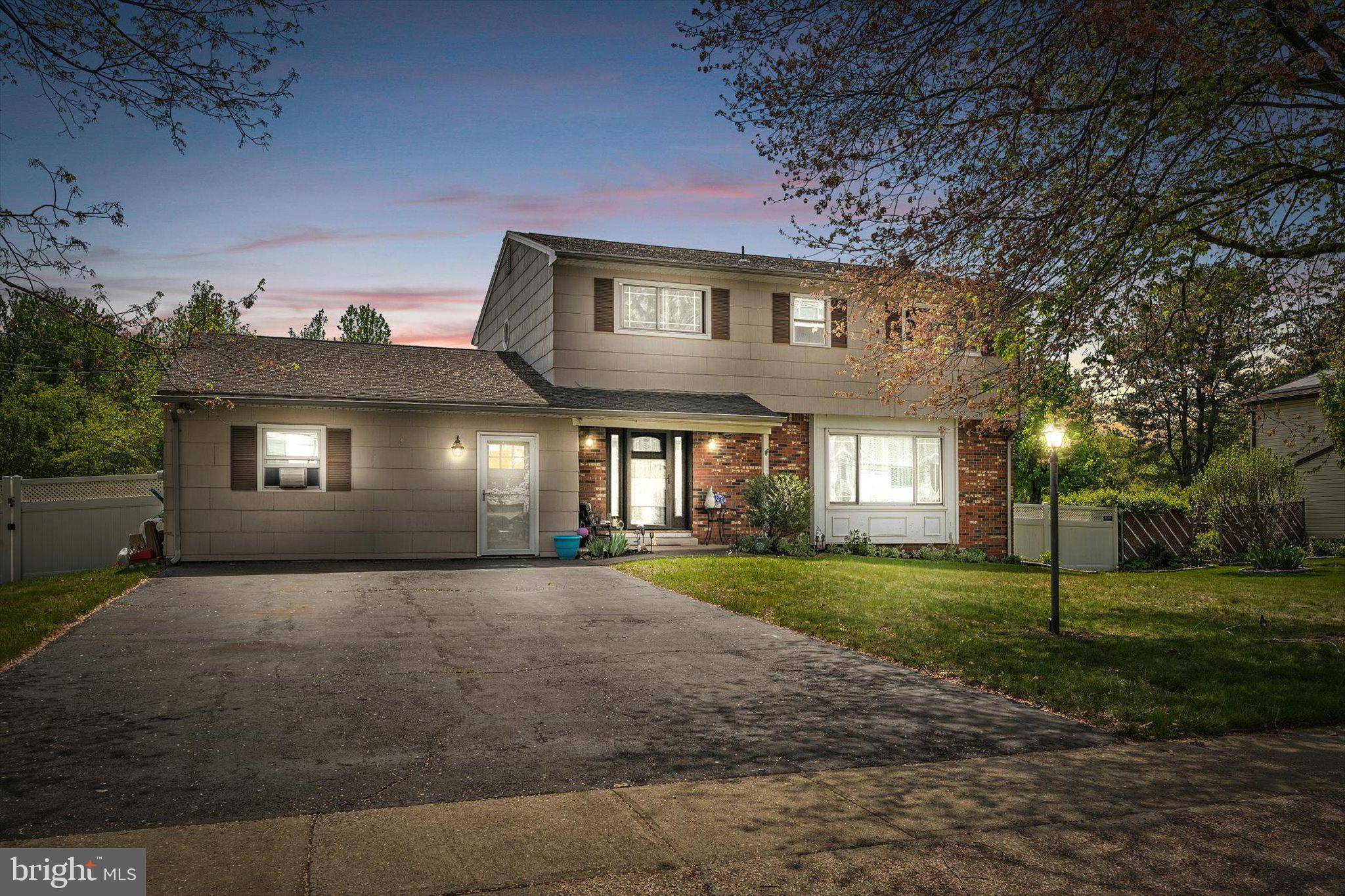 Hamilton, NJ 08619,411 FLOCK RD