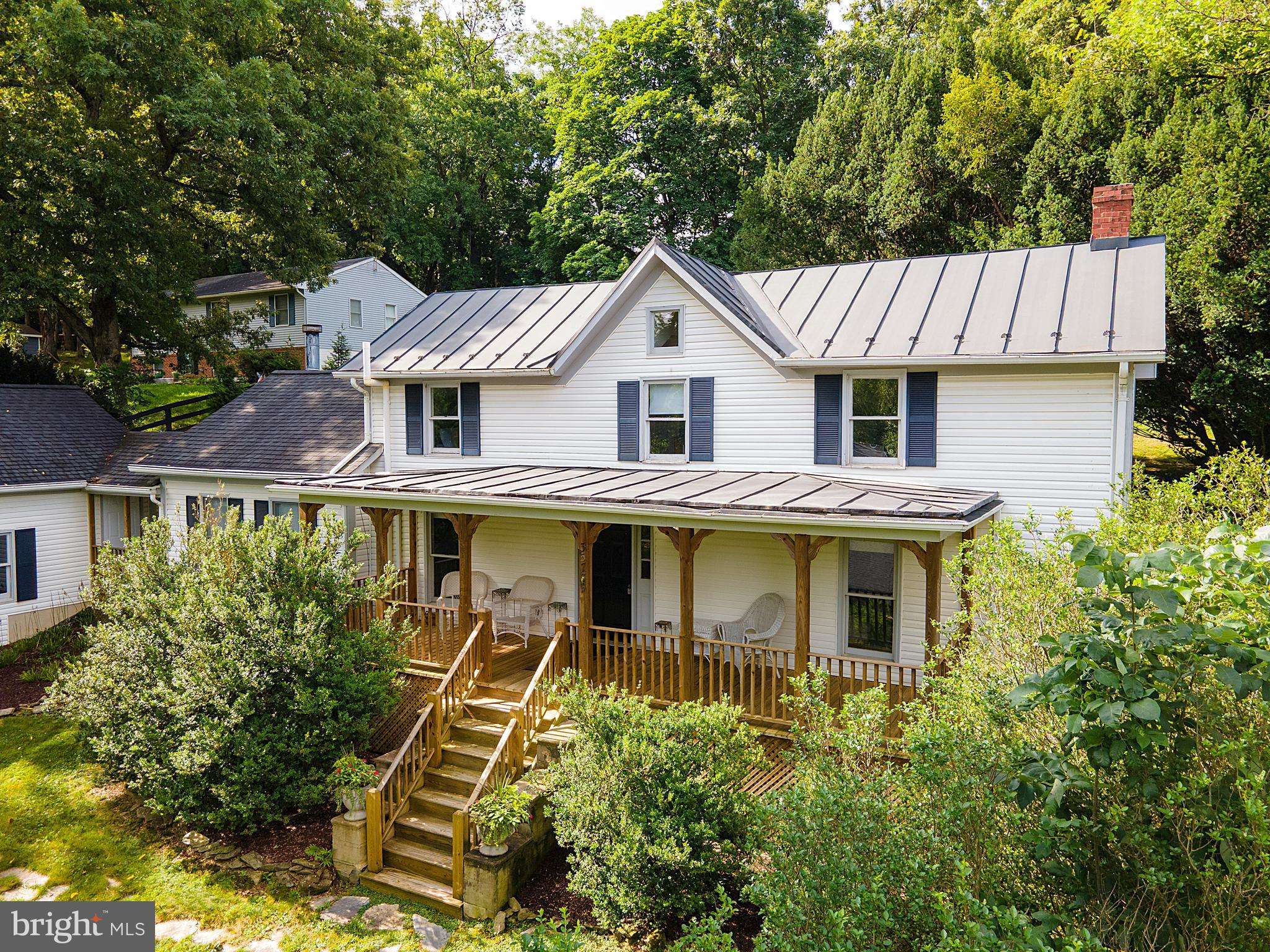 Round Hill, VA 20141,35739 HAYMAN LN
