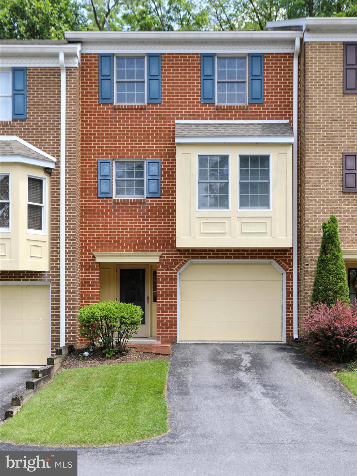 Waynesboro, PA 17268,321 VALLEY VIEW DRIVE