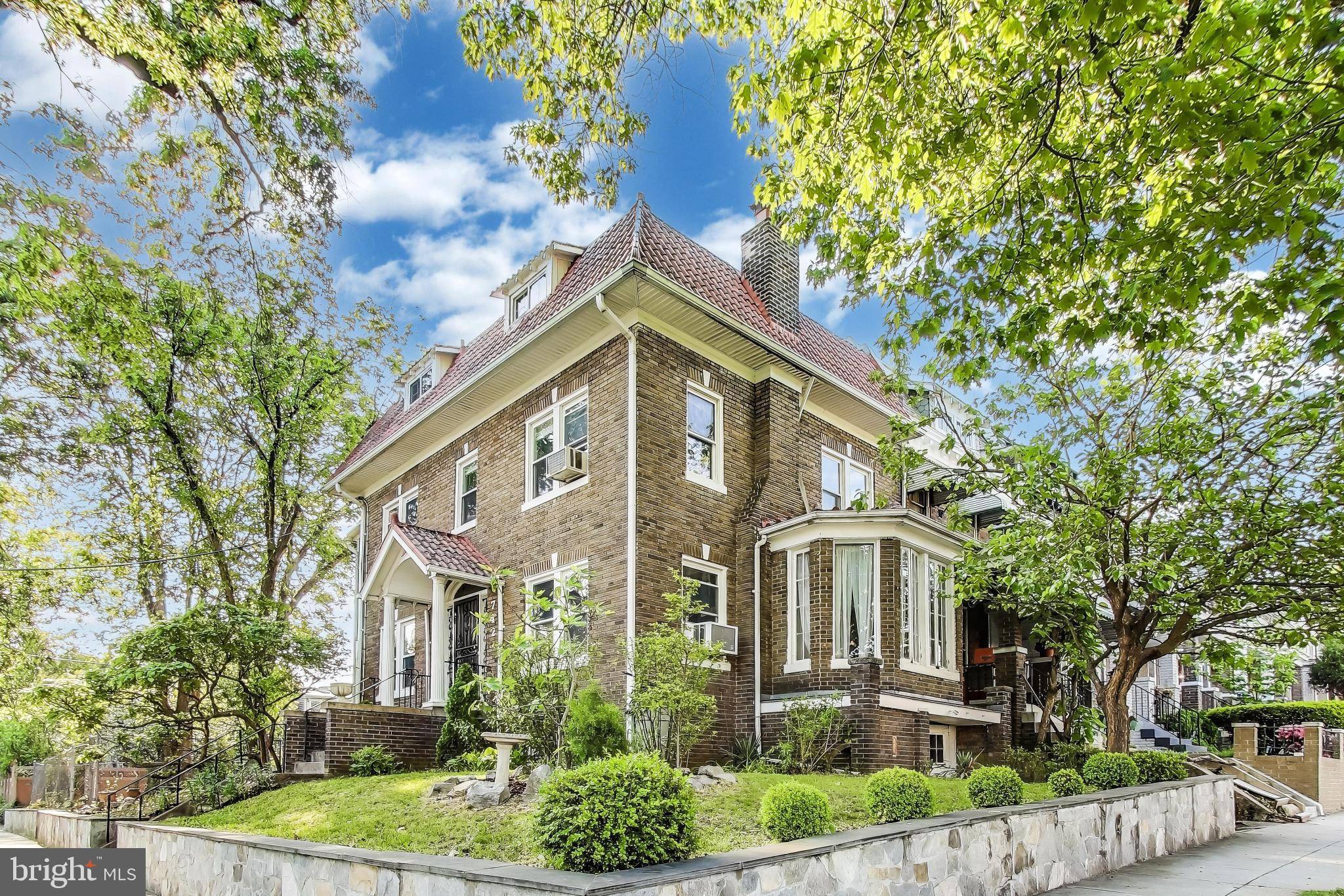 Washington, DC 20011,742 CRITTENDEN ST NW