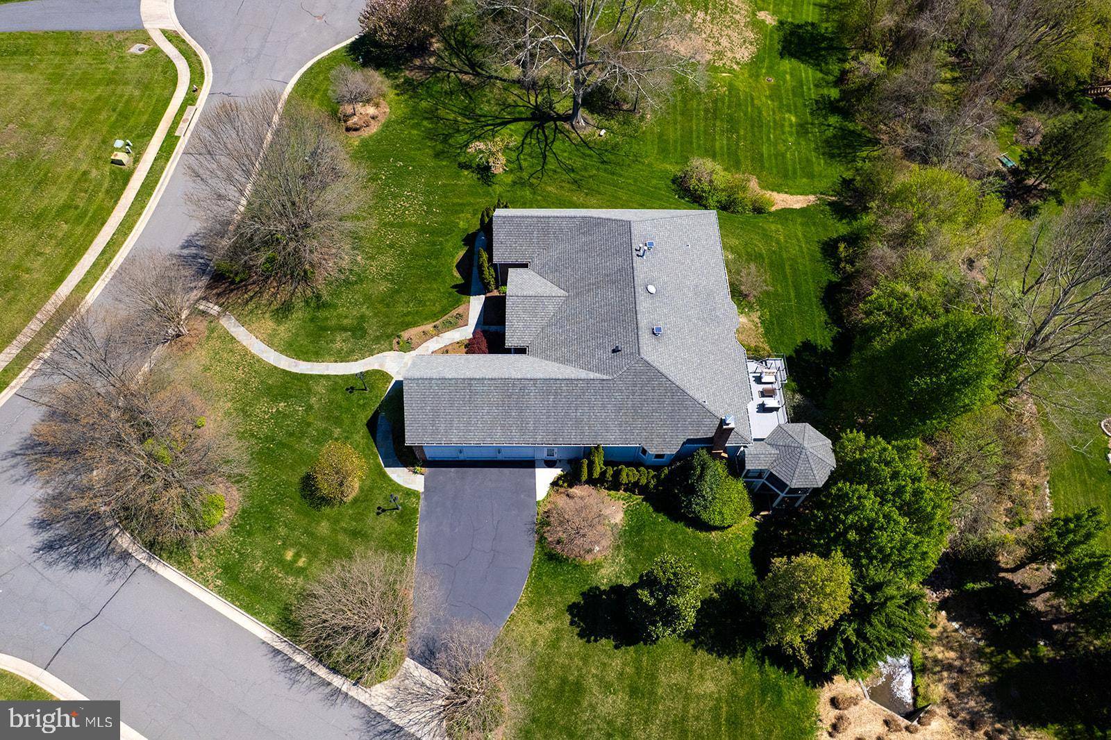 Vienna, VA 22182,10601 LITTLE RUN FARM CT