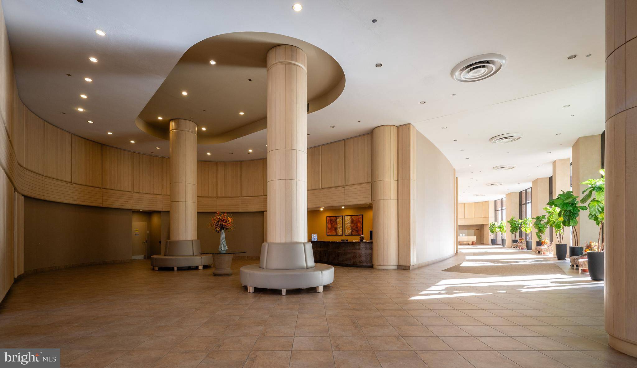 Arlington, VA 22202,1805 CRYSTAL DR #208S