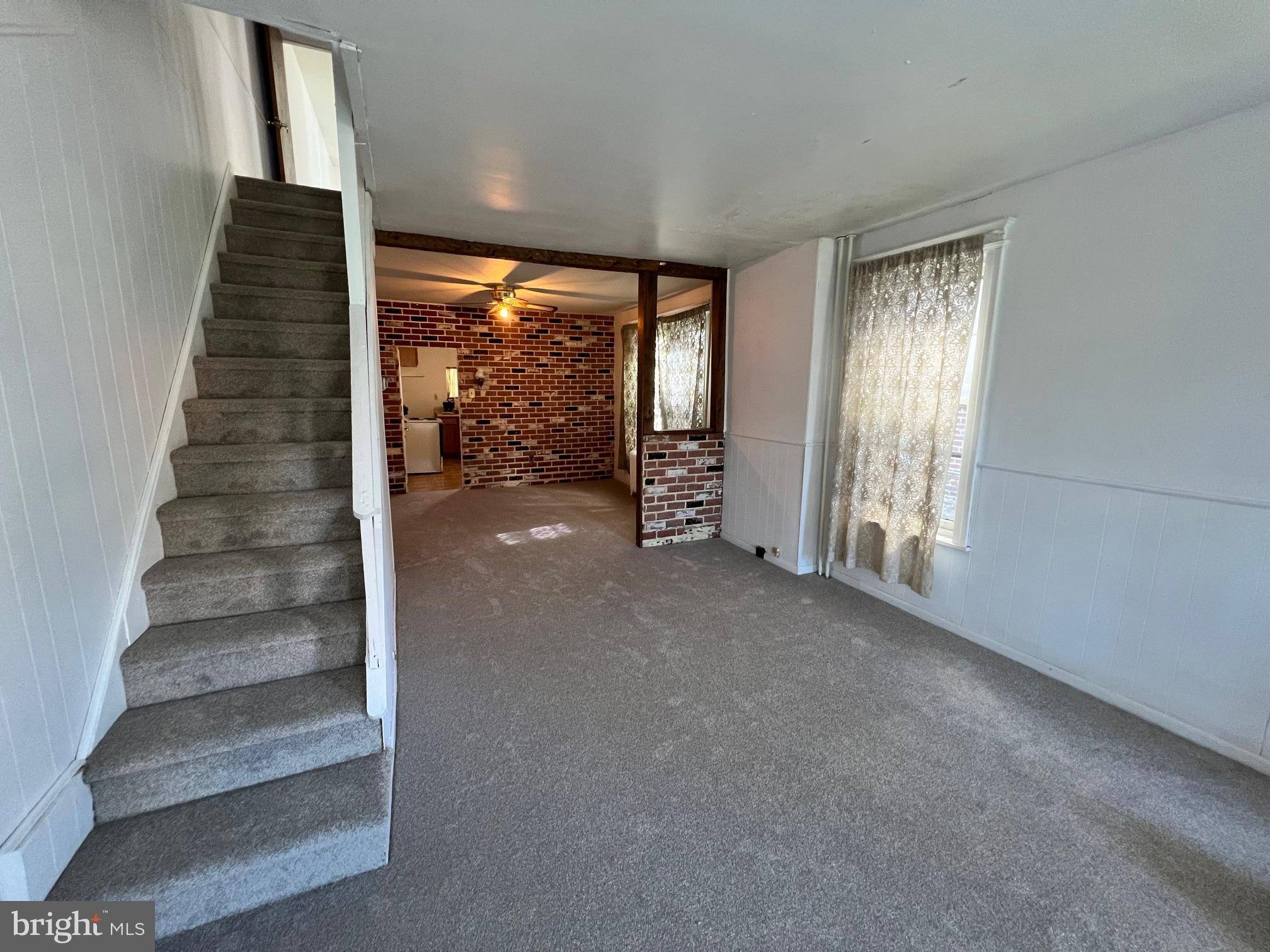 Philadelphia, PA 19128,486 SHURS LN
