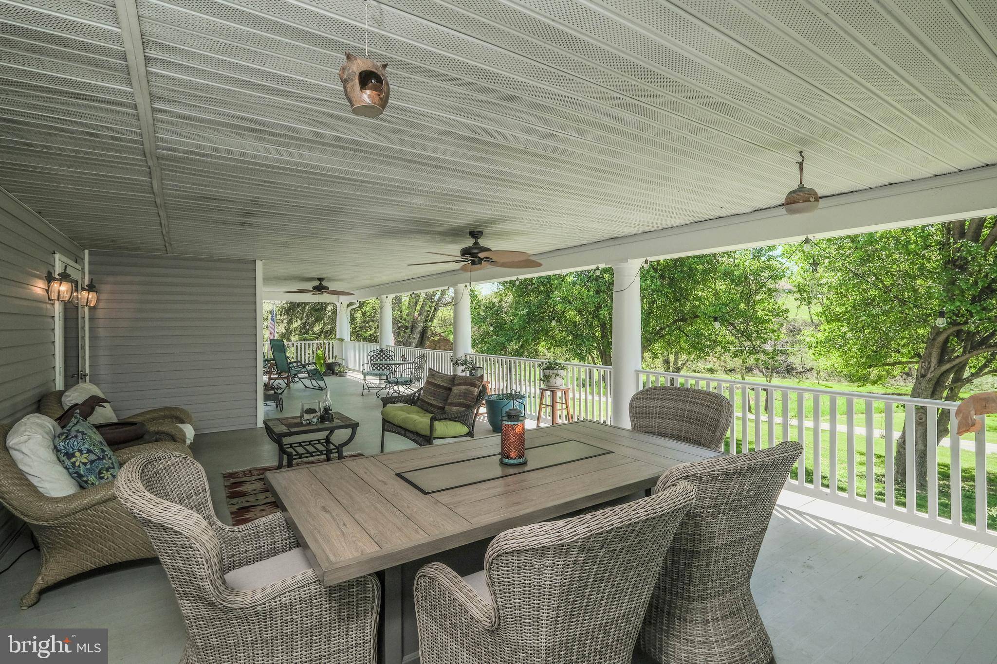 Charles Town, WV 25414,656 OLD CAVE RD