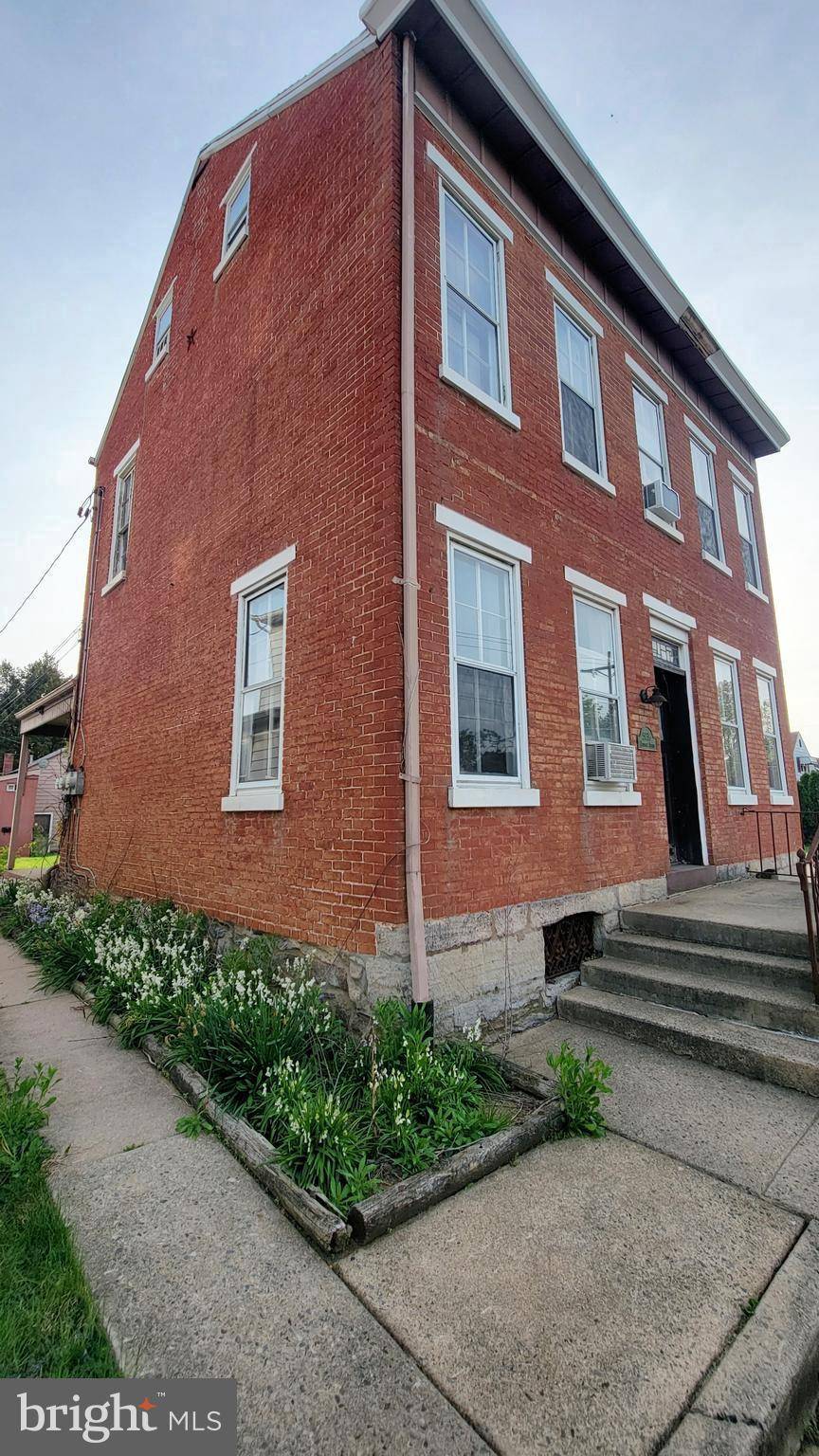 Temple, PA 19560,5036 LEESPORT AVE