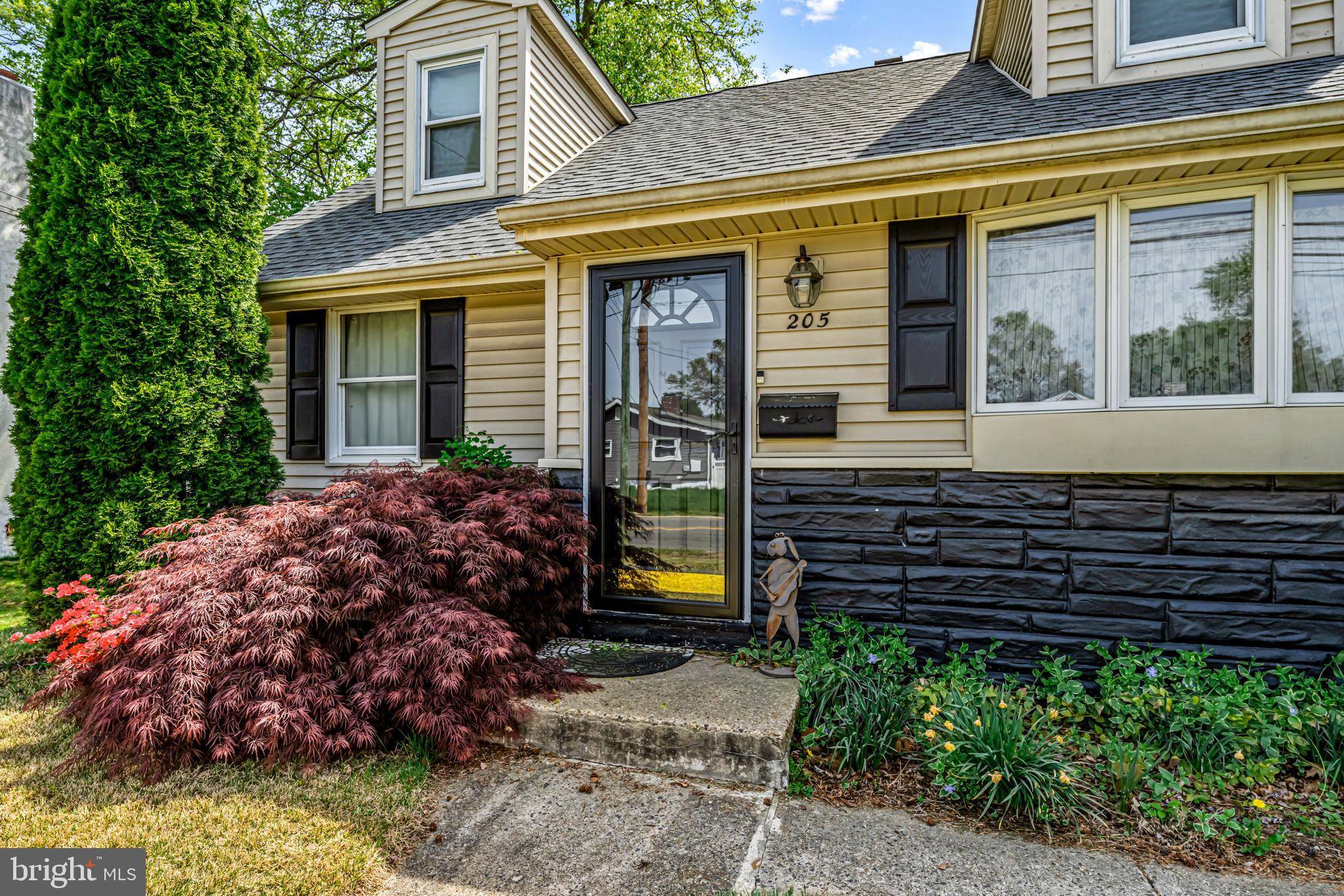 Mount Ephraim, NJ 08059,205 NICHOLSON RD