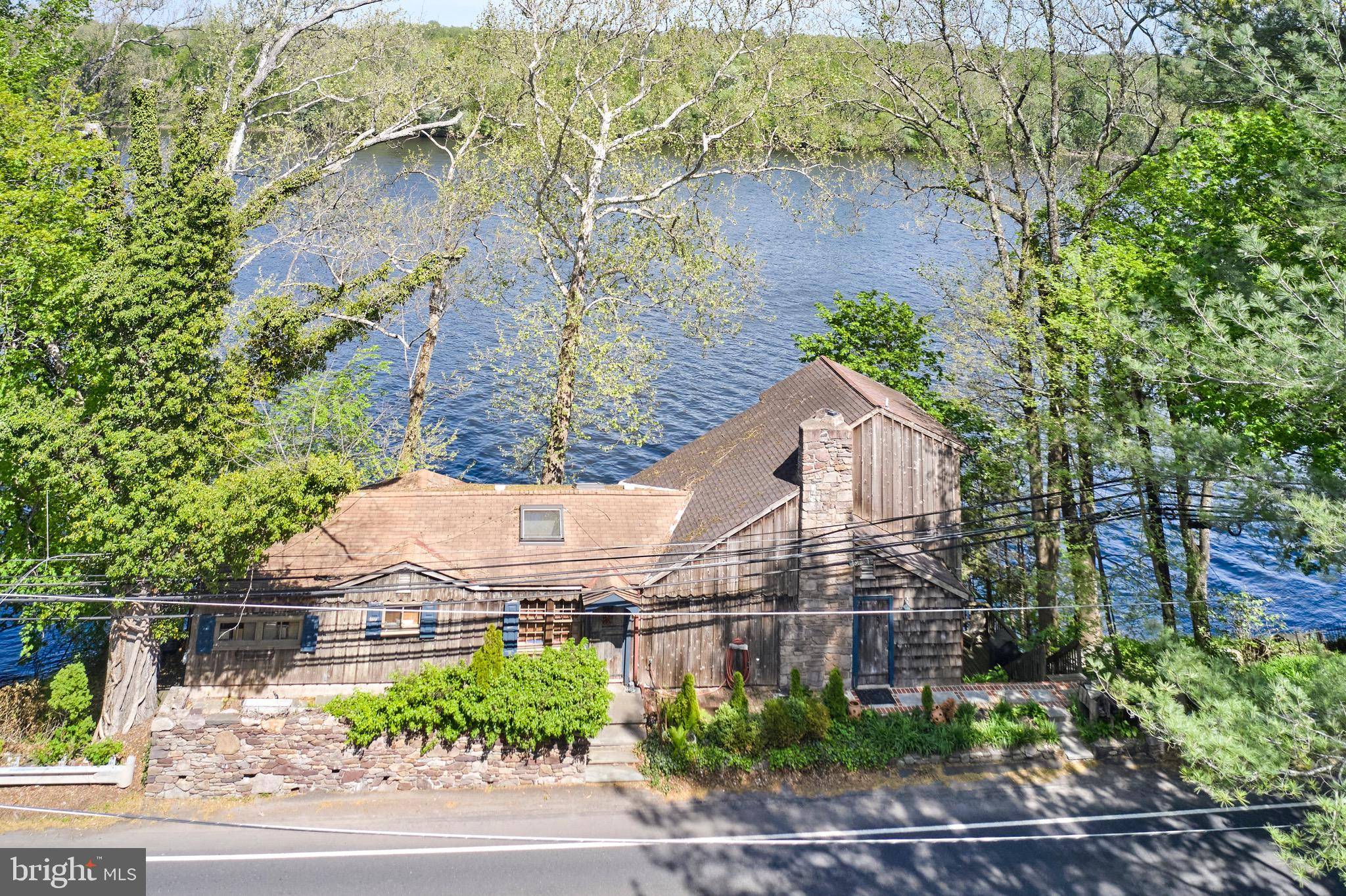New Hope, PA 18938,266 N MAIN ST