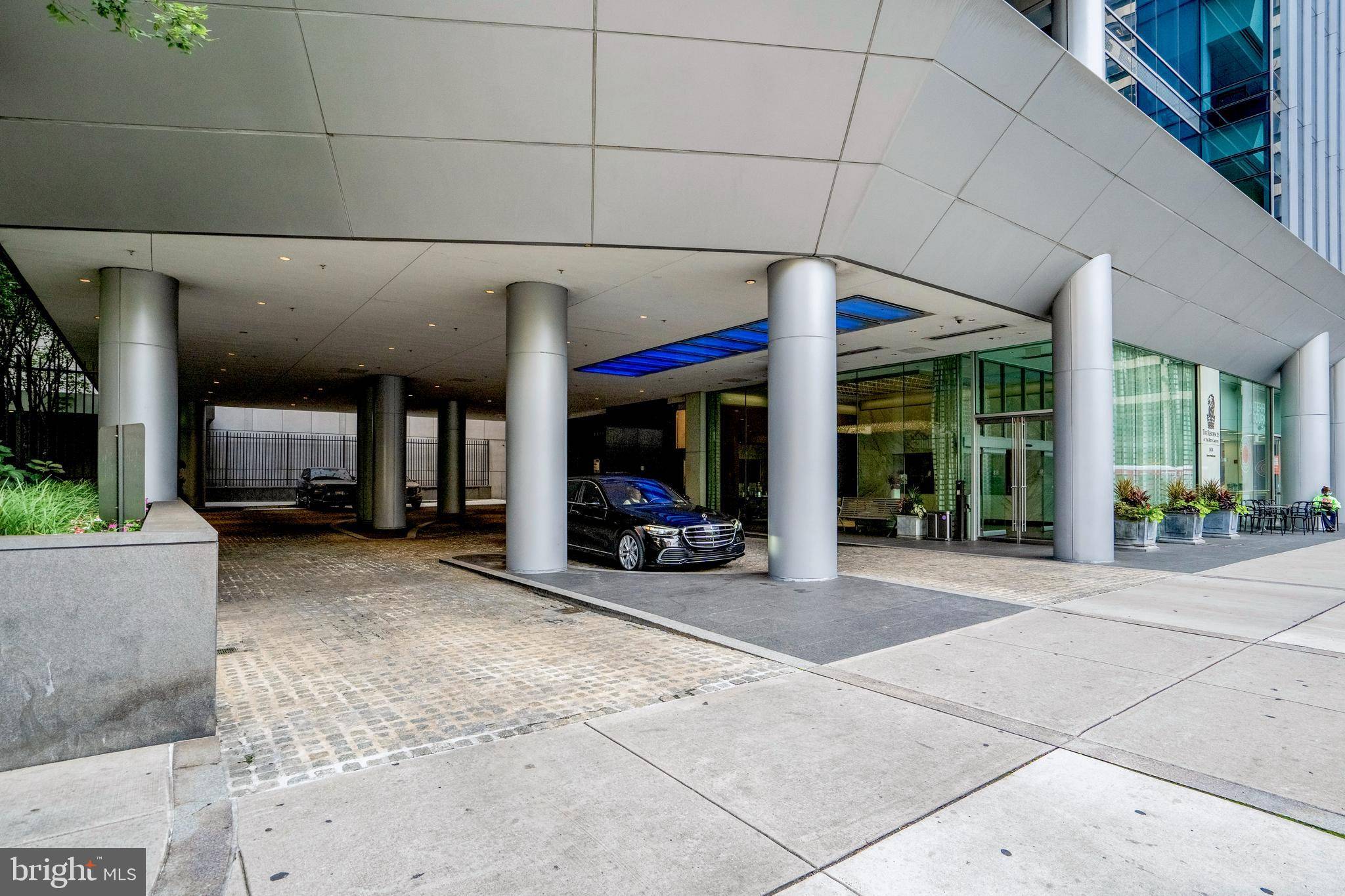 Philadelphia, PA 19102,1414 S PENN SQ #39A
