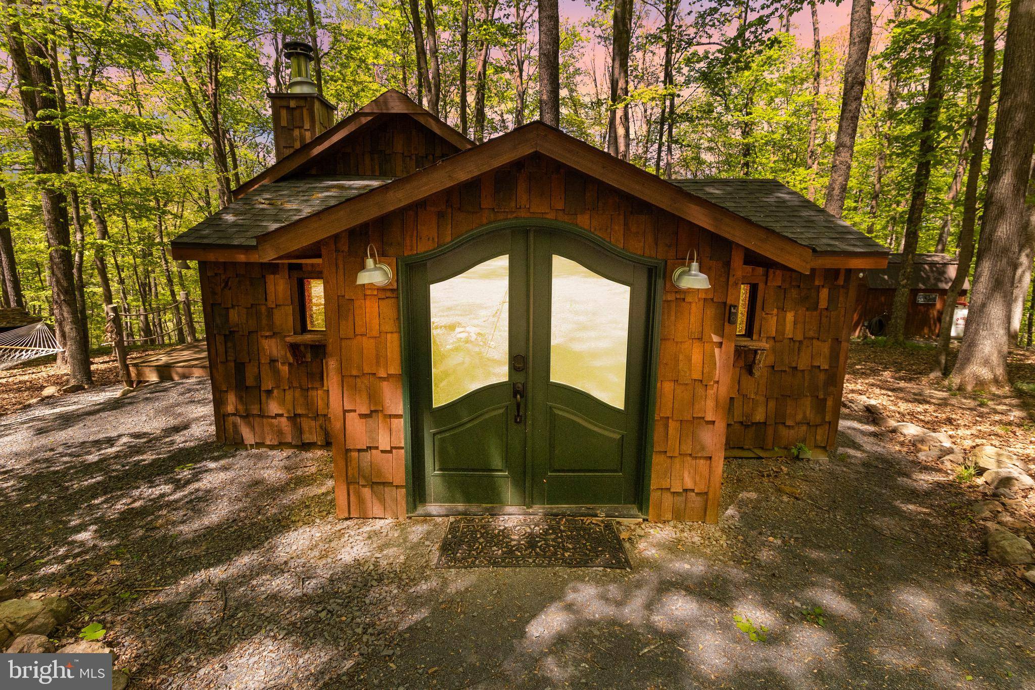 Great Cacapon, WV 25422,326 PREACHER LN