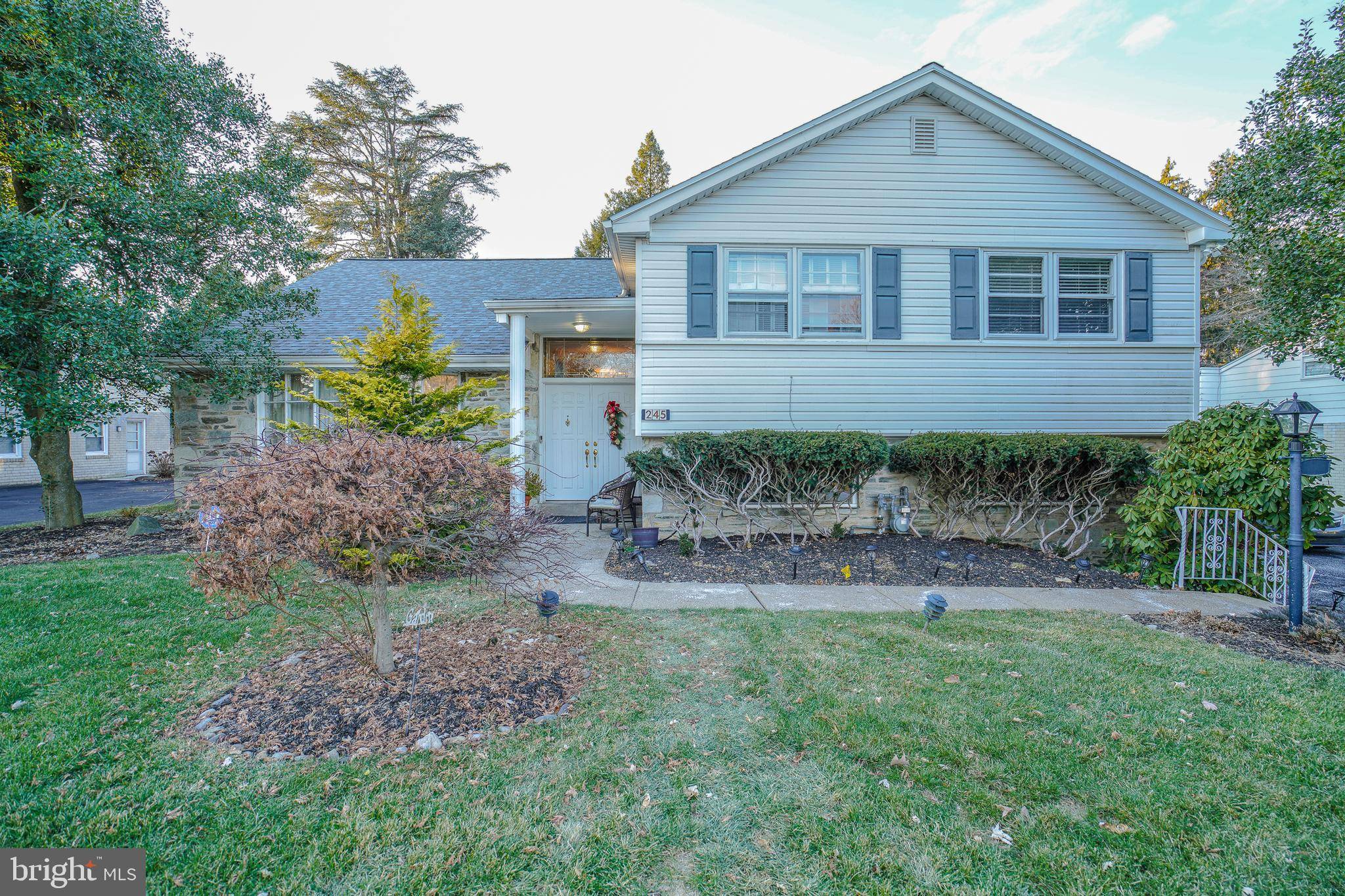 Cheltenham, PA 19012,245 BARCLAY CIR