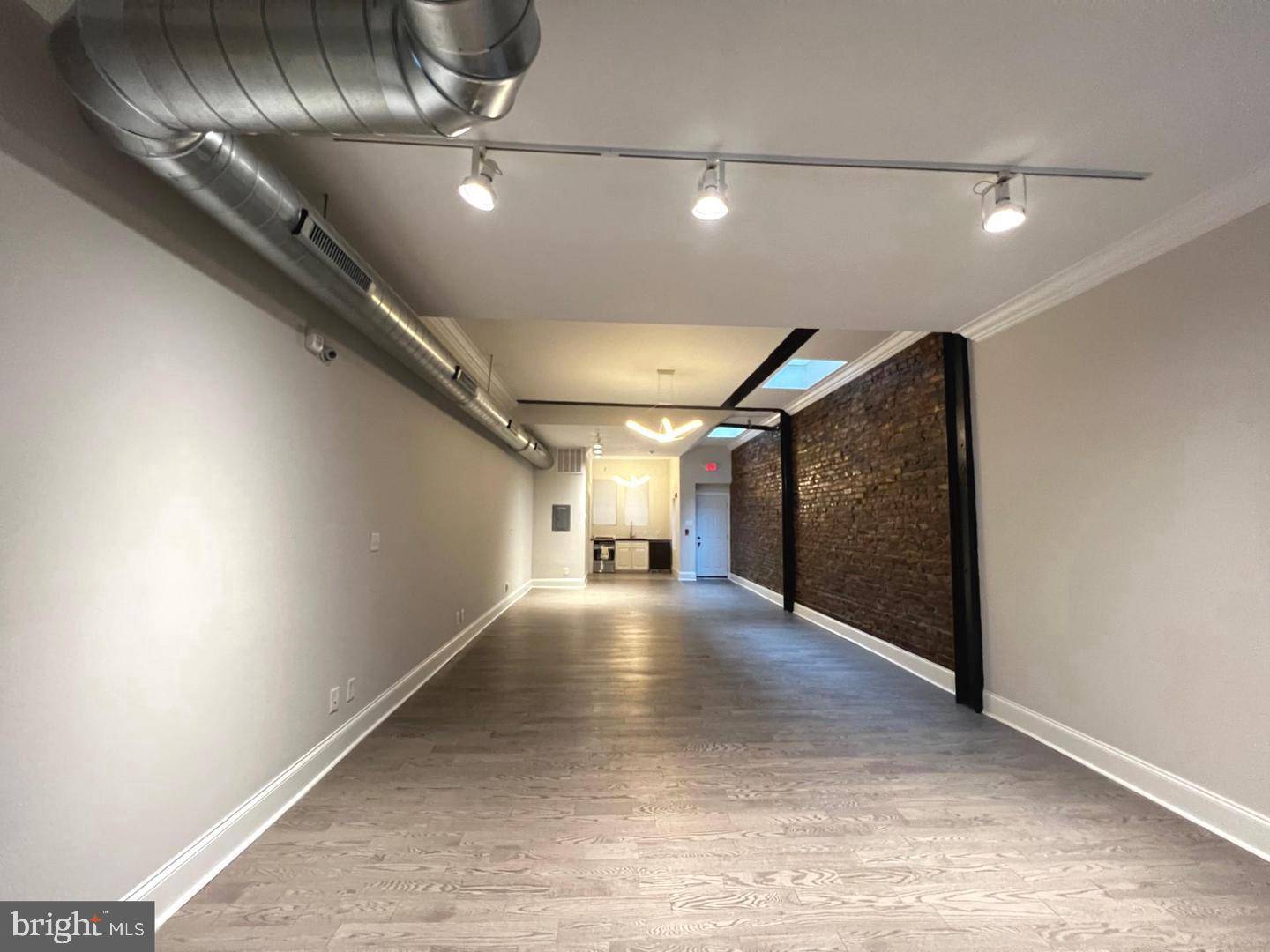 Philadelphia, PA 19123,335 W GIRARD AVE #1ST FLOOR