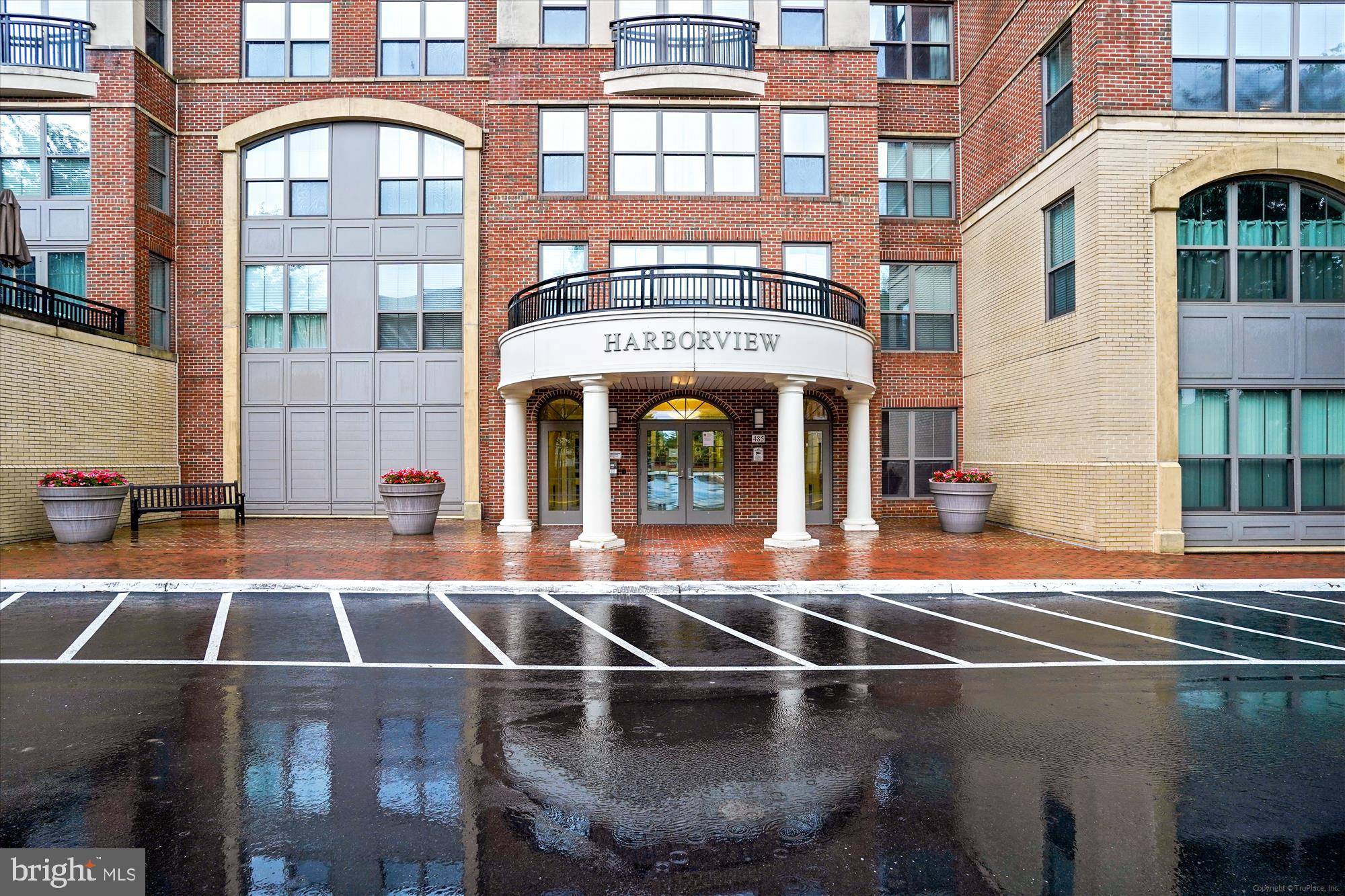 Woodbridge, VA 22191,485 HARBOR SIDE ST #411