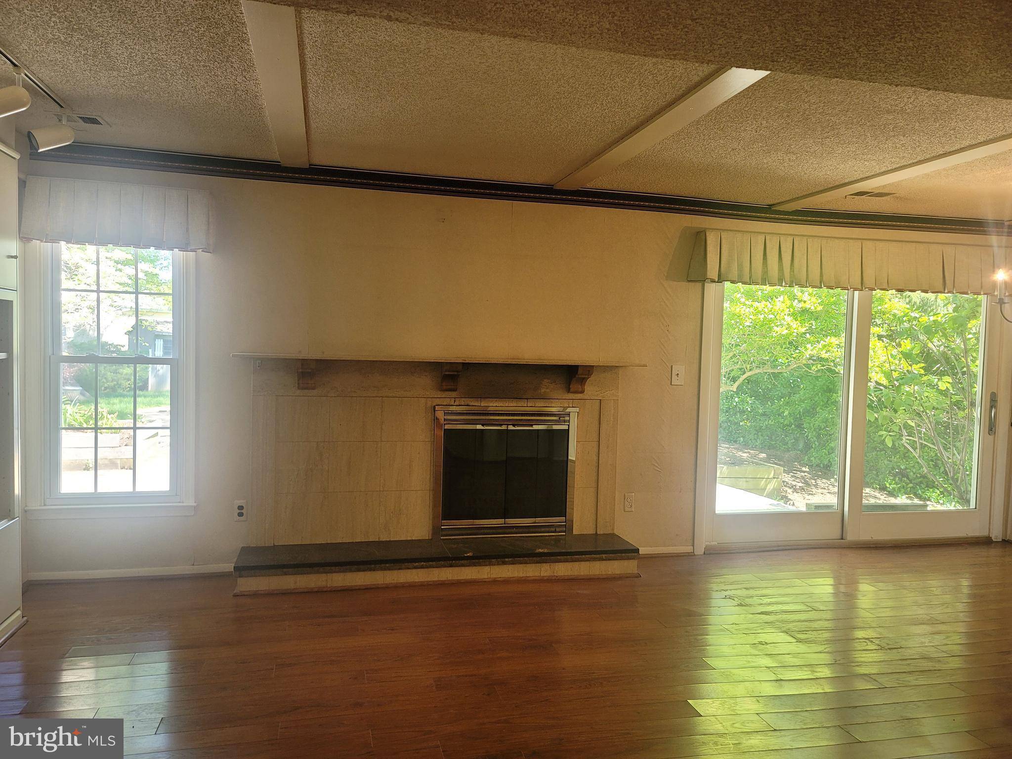 Bensalem, PA 19020,5895 TIBBY RD