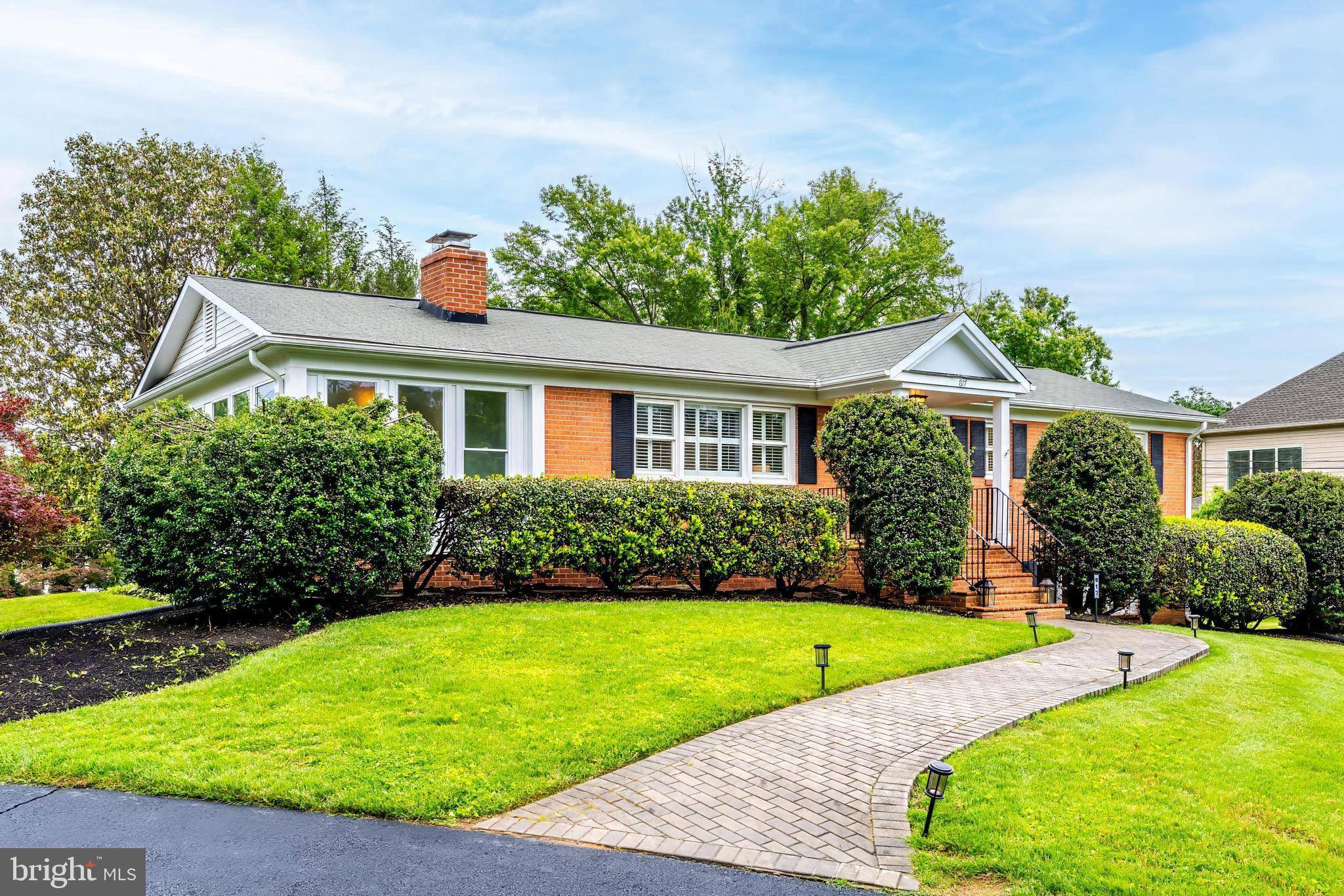 Great Falls, VA 22066,817 GOLDEN ARROW ST