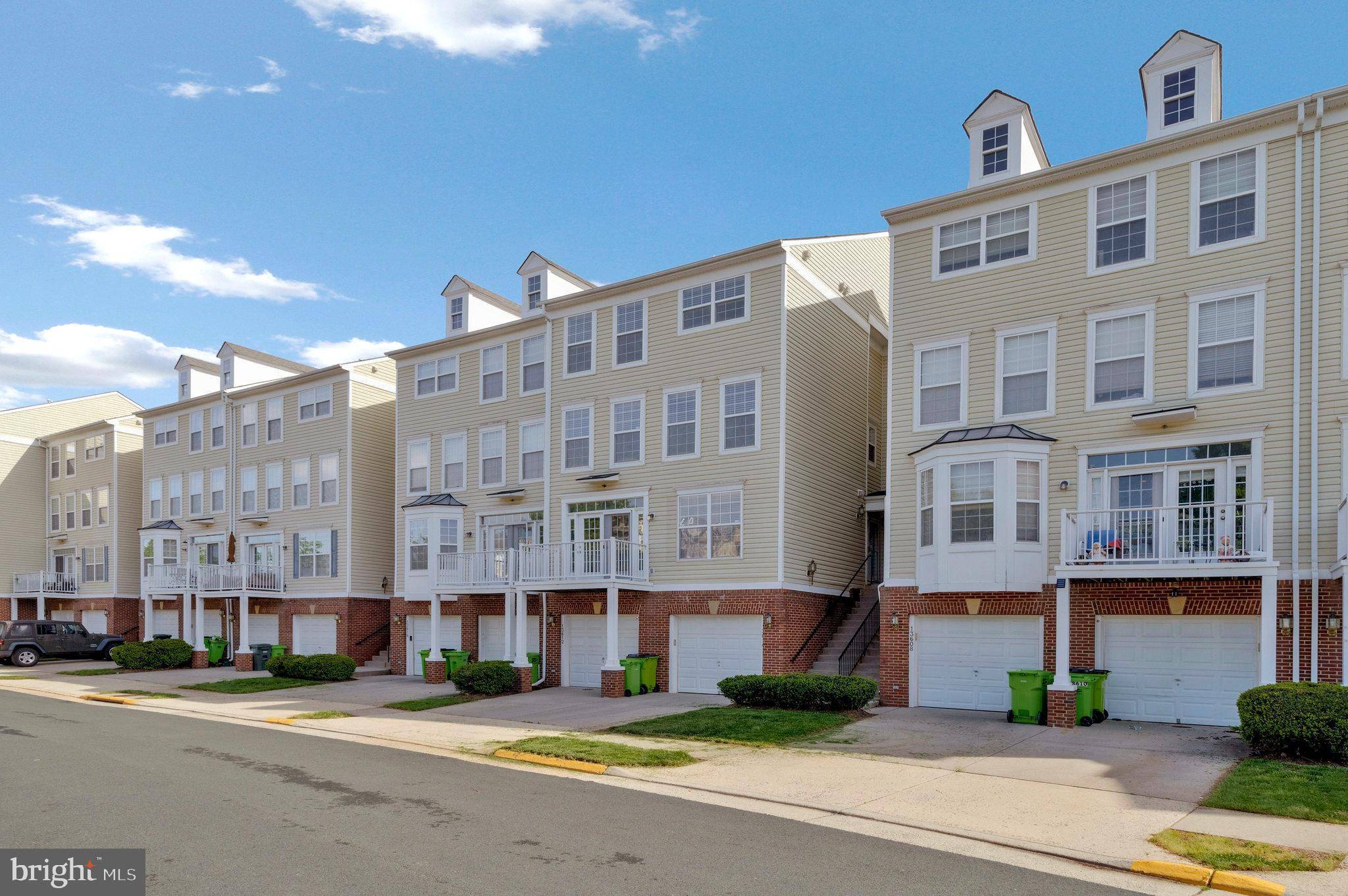 Herndon, VA 20171,13614 SALK ST #126