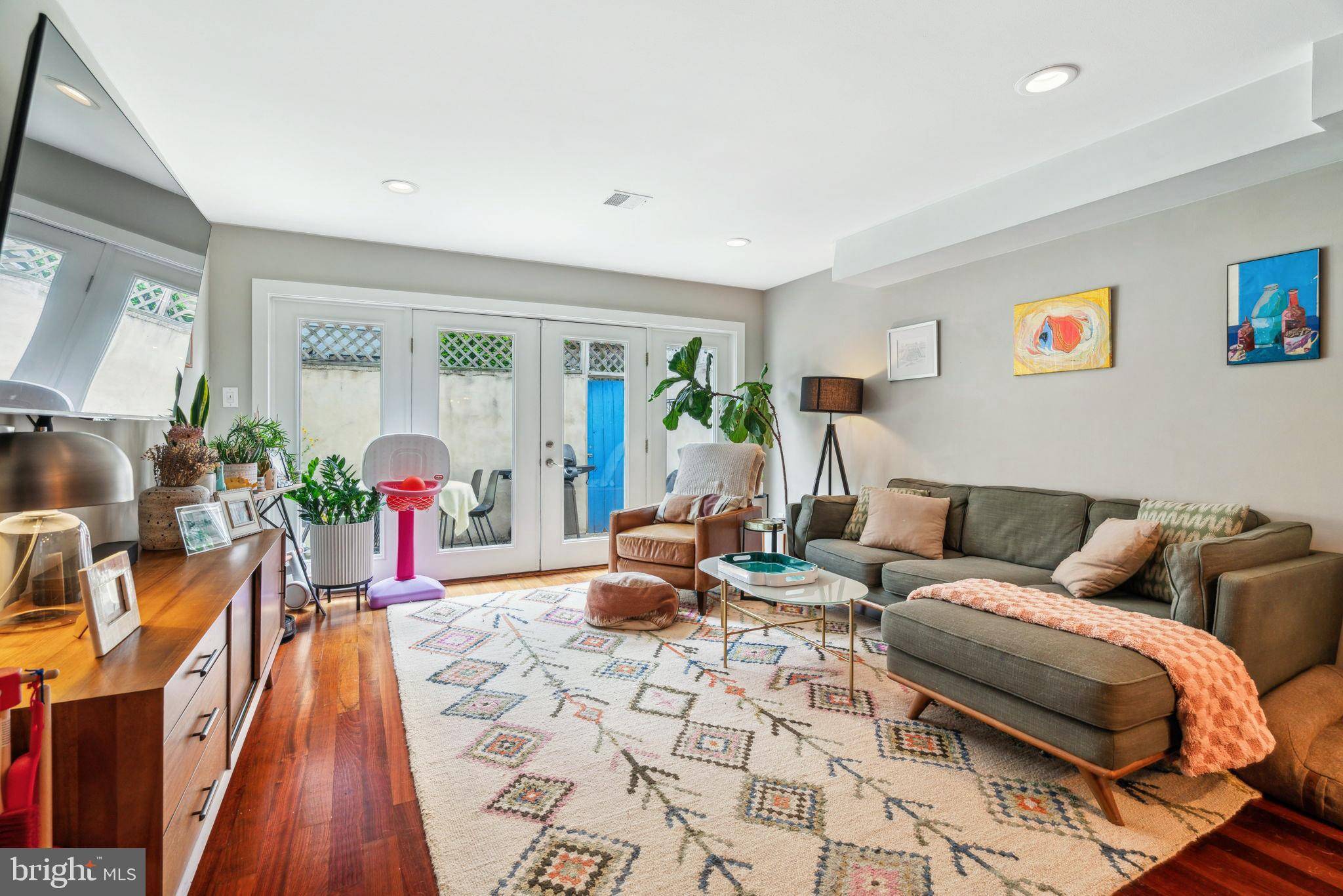Philadelphia, PA 19146,2044 KATER ST