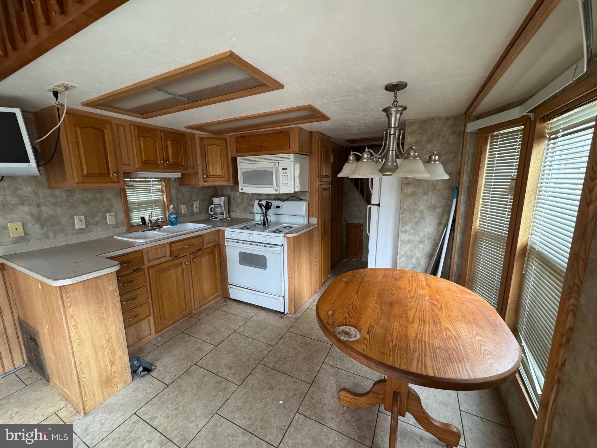 Cream Ridge, NJ 08514,724 MONMOUTH RD #38