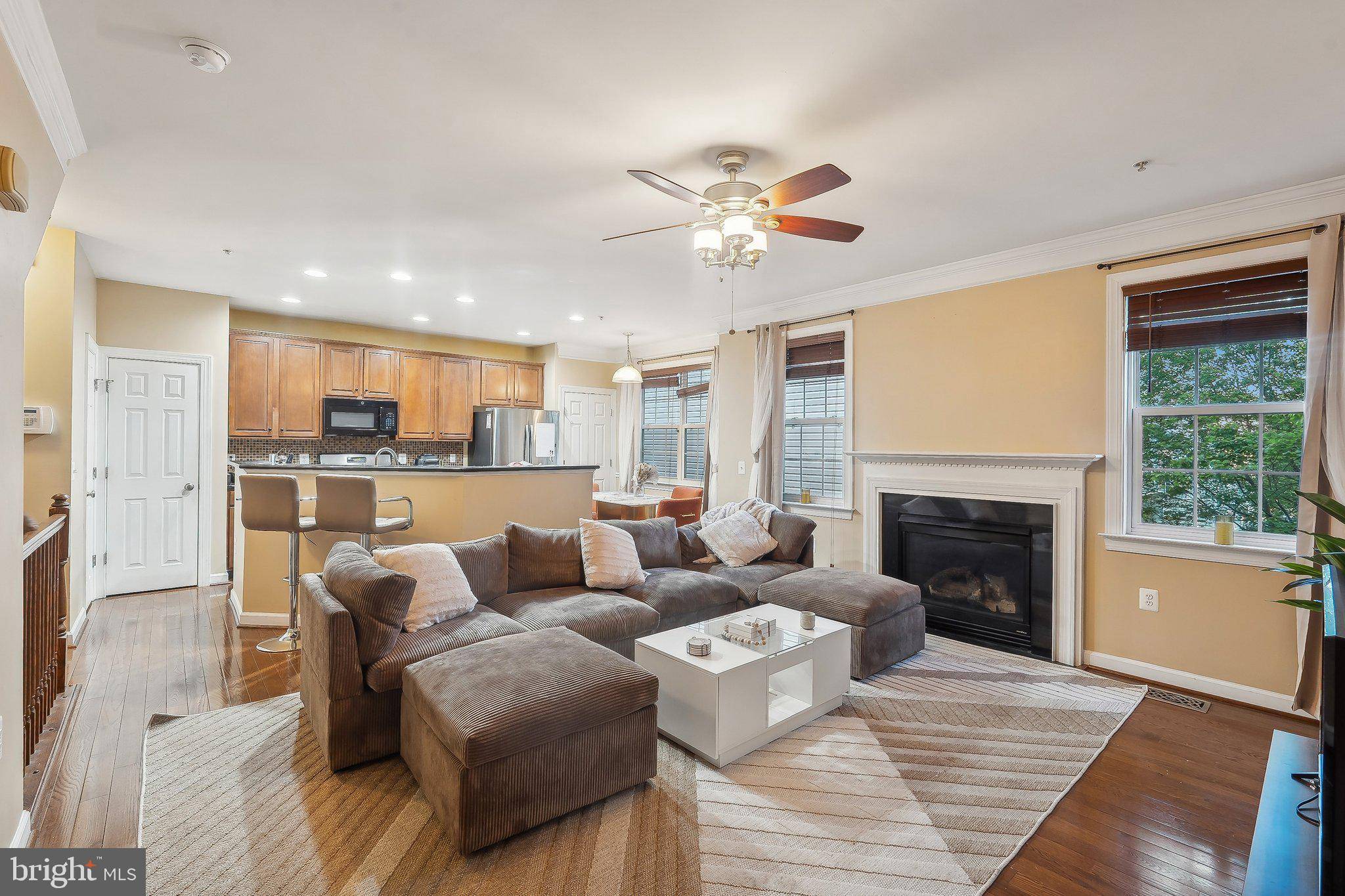 Herndon, VA 20171,13660 VENTURI LN #216