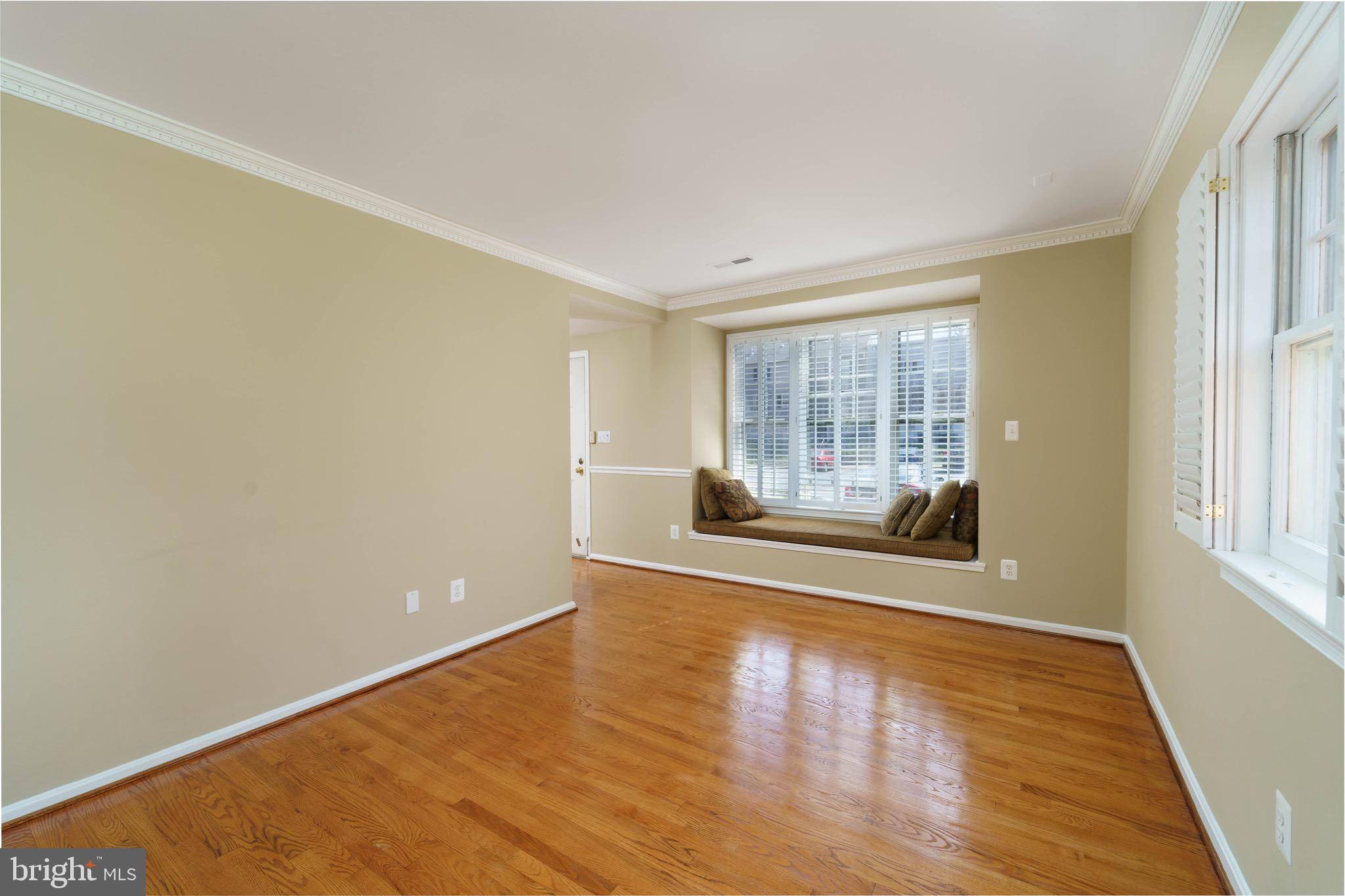 Chevy Chase, MD 20815,6746 HILLANDALE RD #3