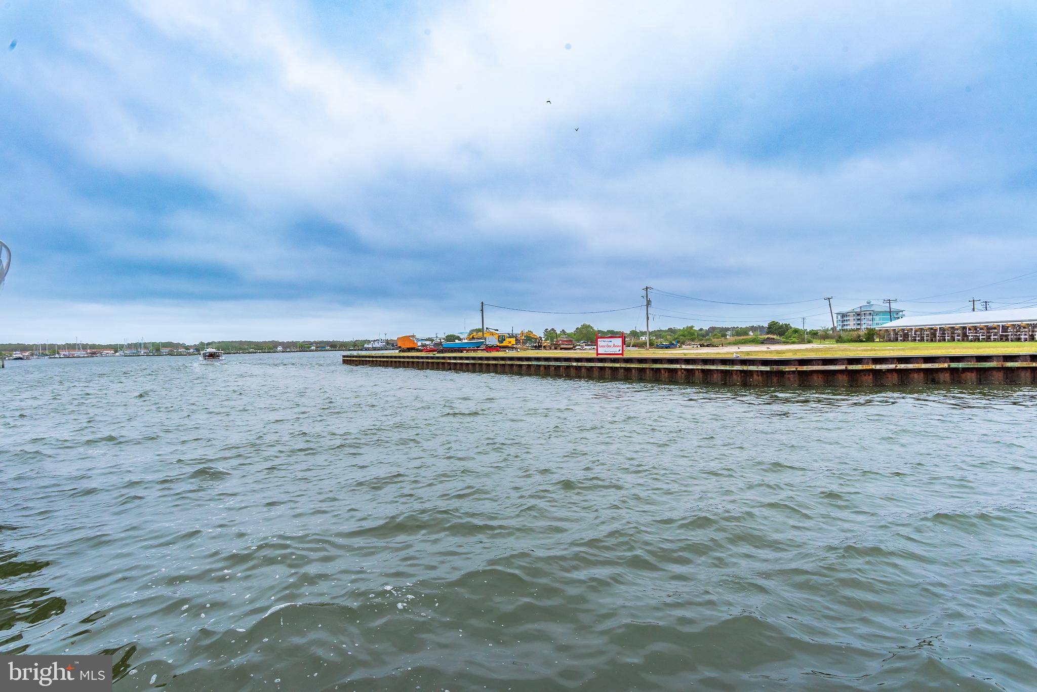 Crisfield, MD 21817,1 DOCK ST #203