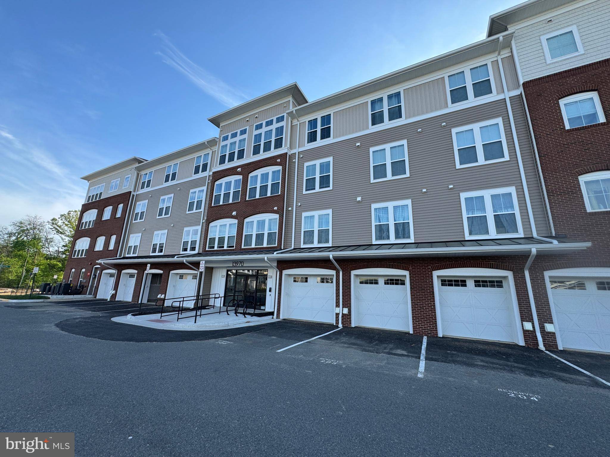 Woodbridge, VA 22193,13970 ENGLEFIELD DR #207