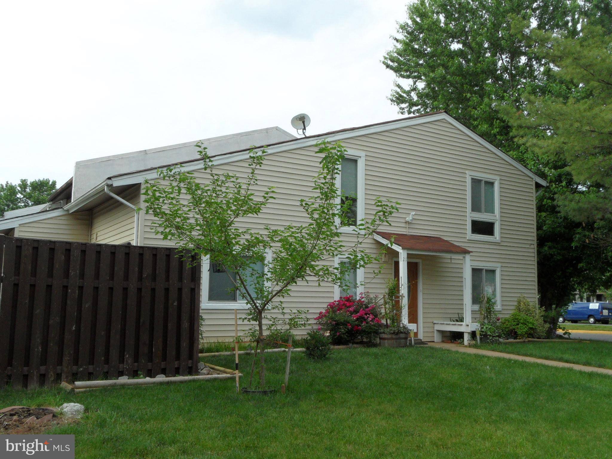 Sterling, VA 20164,21 MONARCH DR