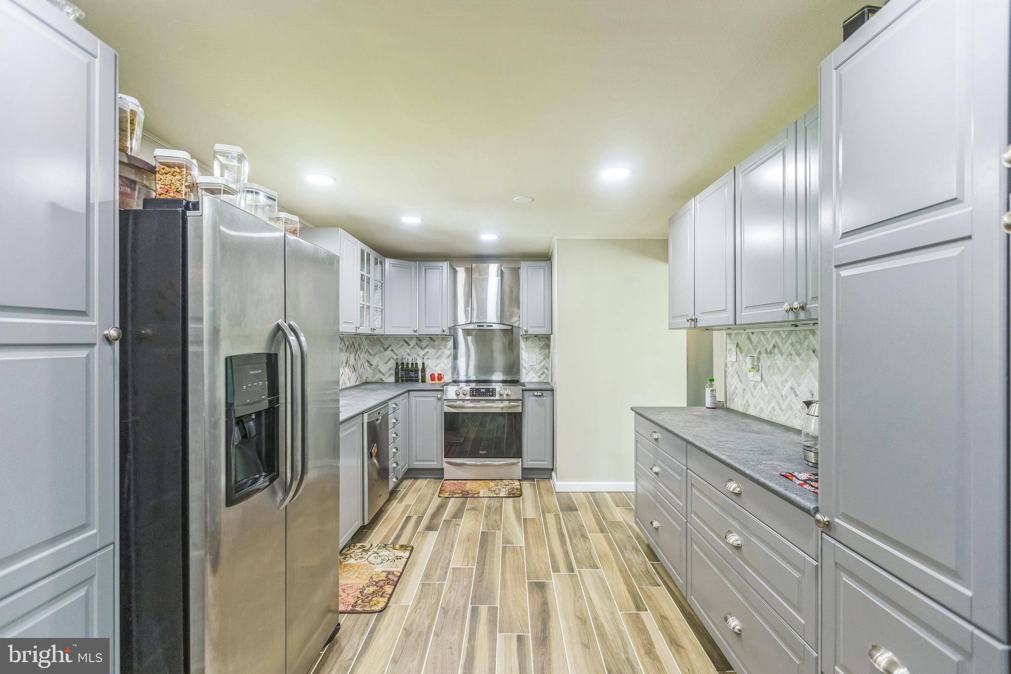 Waldorf, MD 20601,2403 PINEFIELD RD