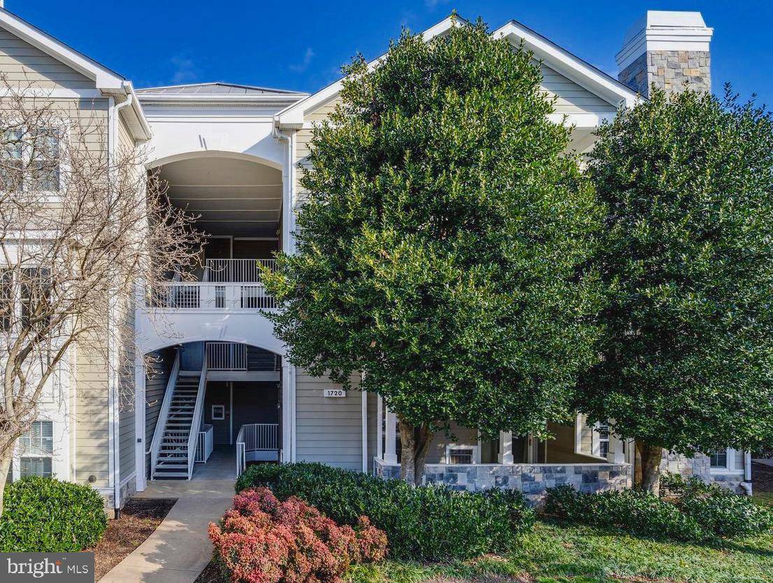 Reston, VA 20190,1720 LAKE SHORE CREST DR #35