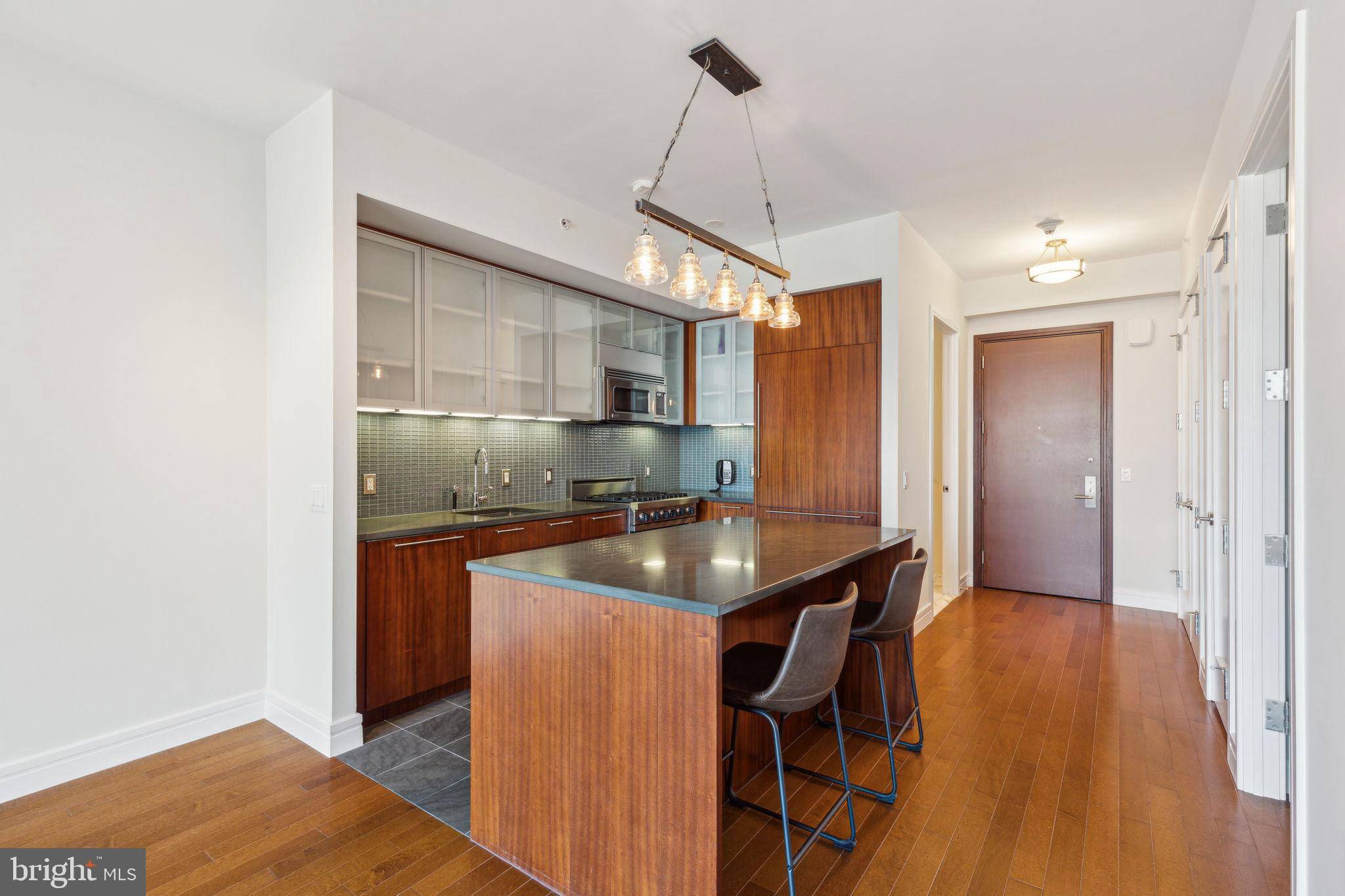 Philadelphia, PA 19102,1414 S PENN SQ #14E