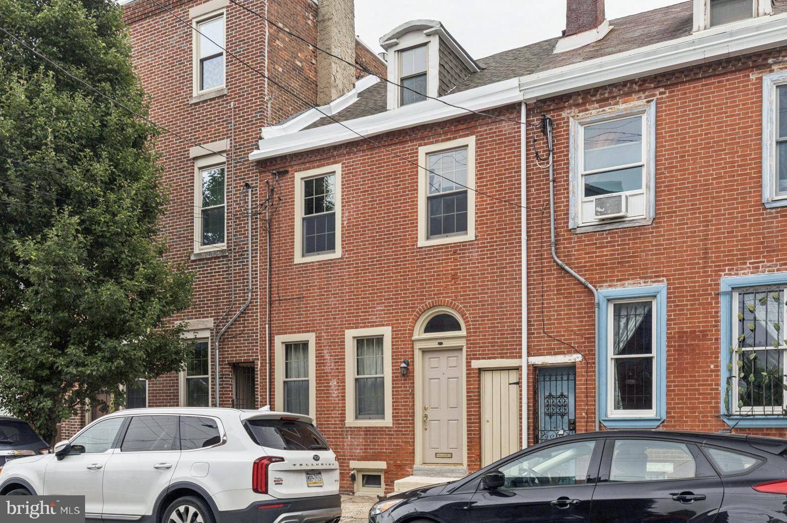 Philadelphia, PA 19123,805 N 5TH ST