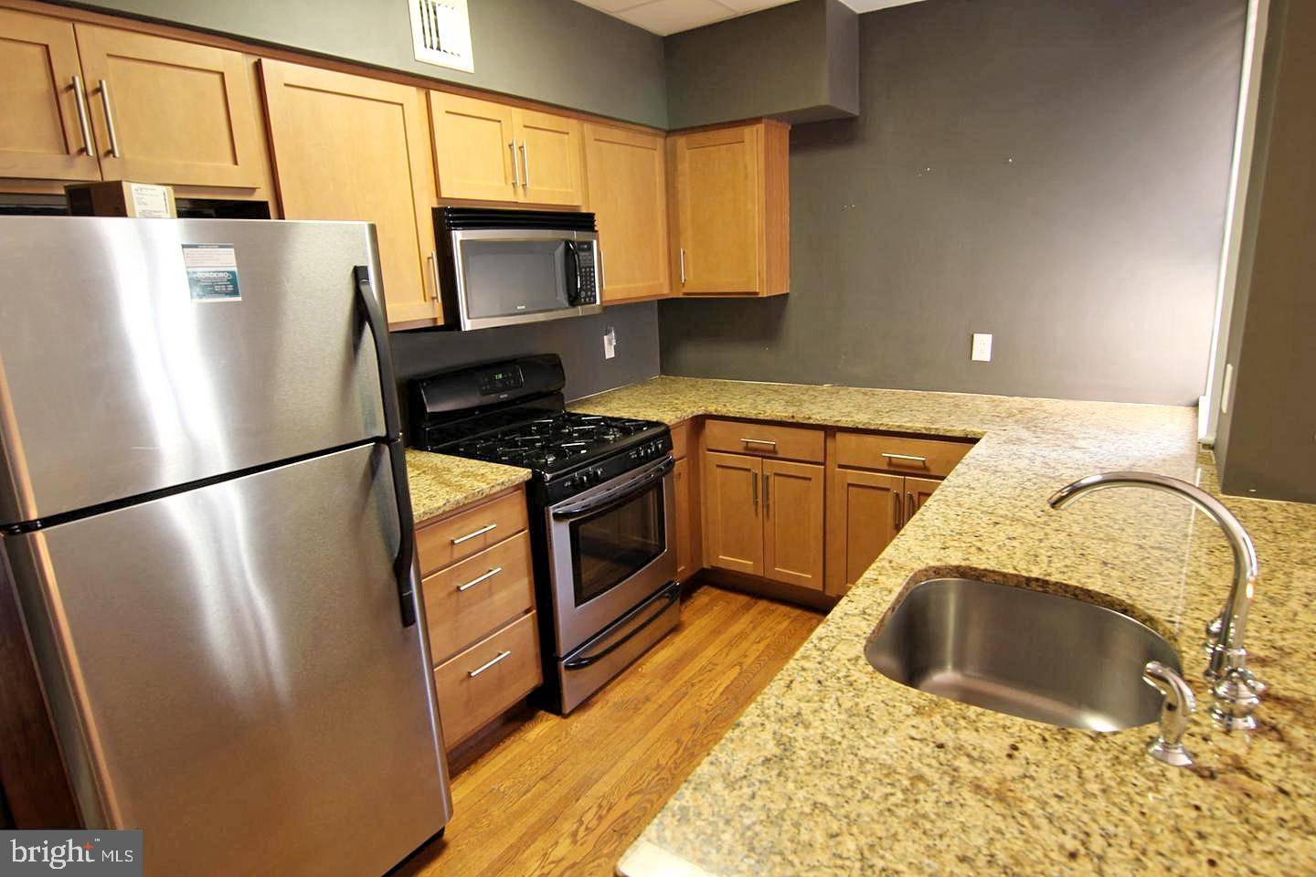 Philadelphia, PA 19123,974-76 N 5TH ST #4