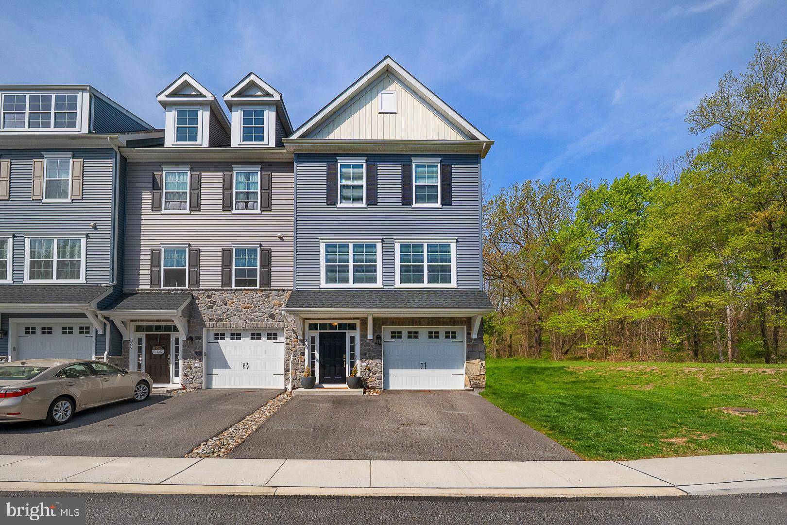 Broomall, PA 19008,300 ROCK RUN CIR