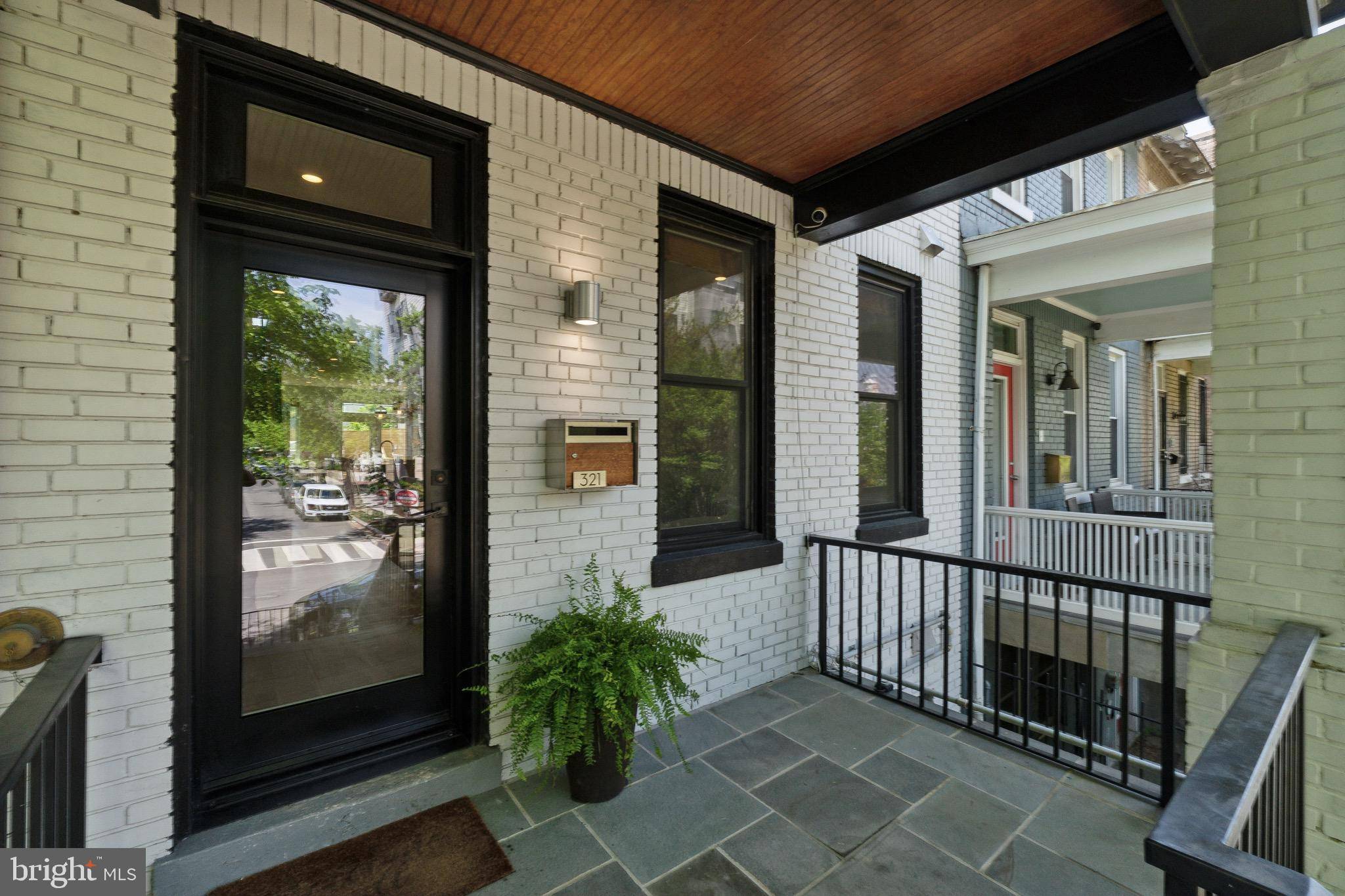 Washington, DC 20002,321 L ST NE