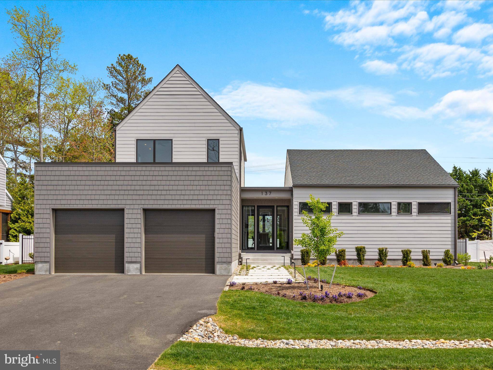 Rehoboth Beach, DE 19971,137 CORNWALL RD