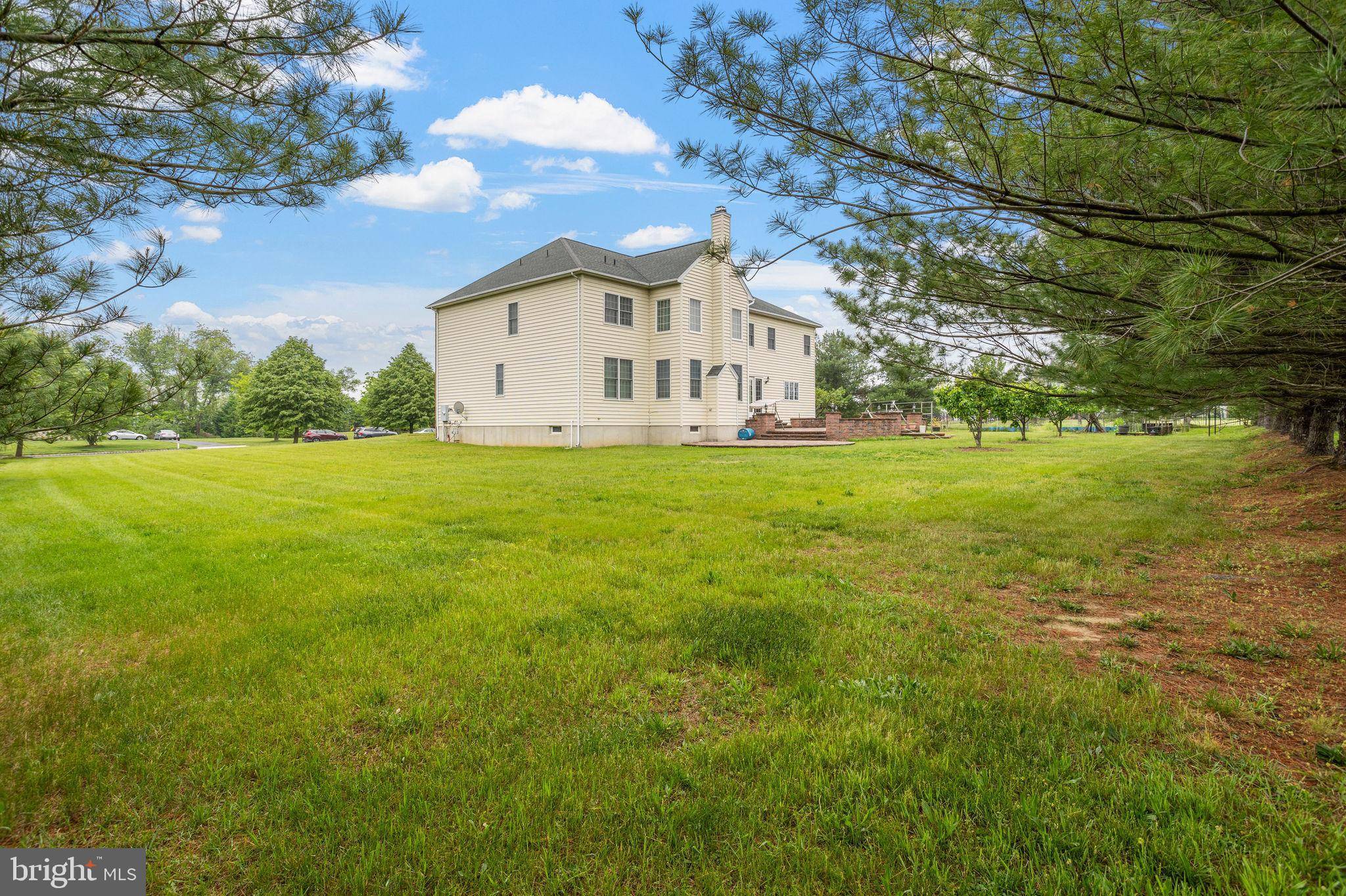 Cream Ridge, NJ 08514,17 GRANT DR