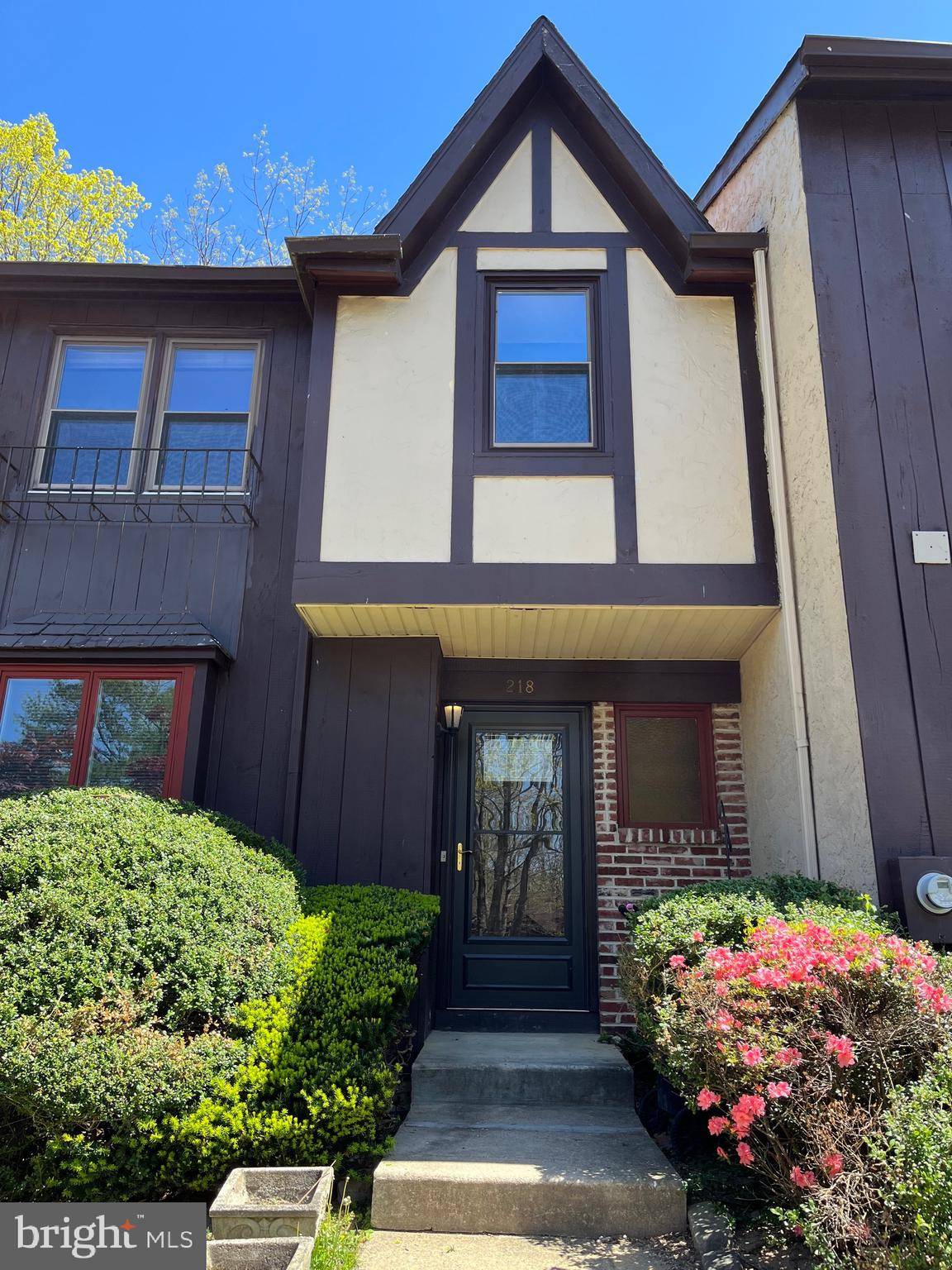 Sicklerville, NJ 08081,218 KEATS CT