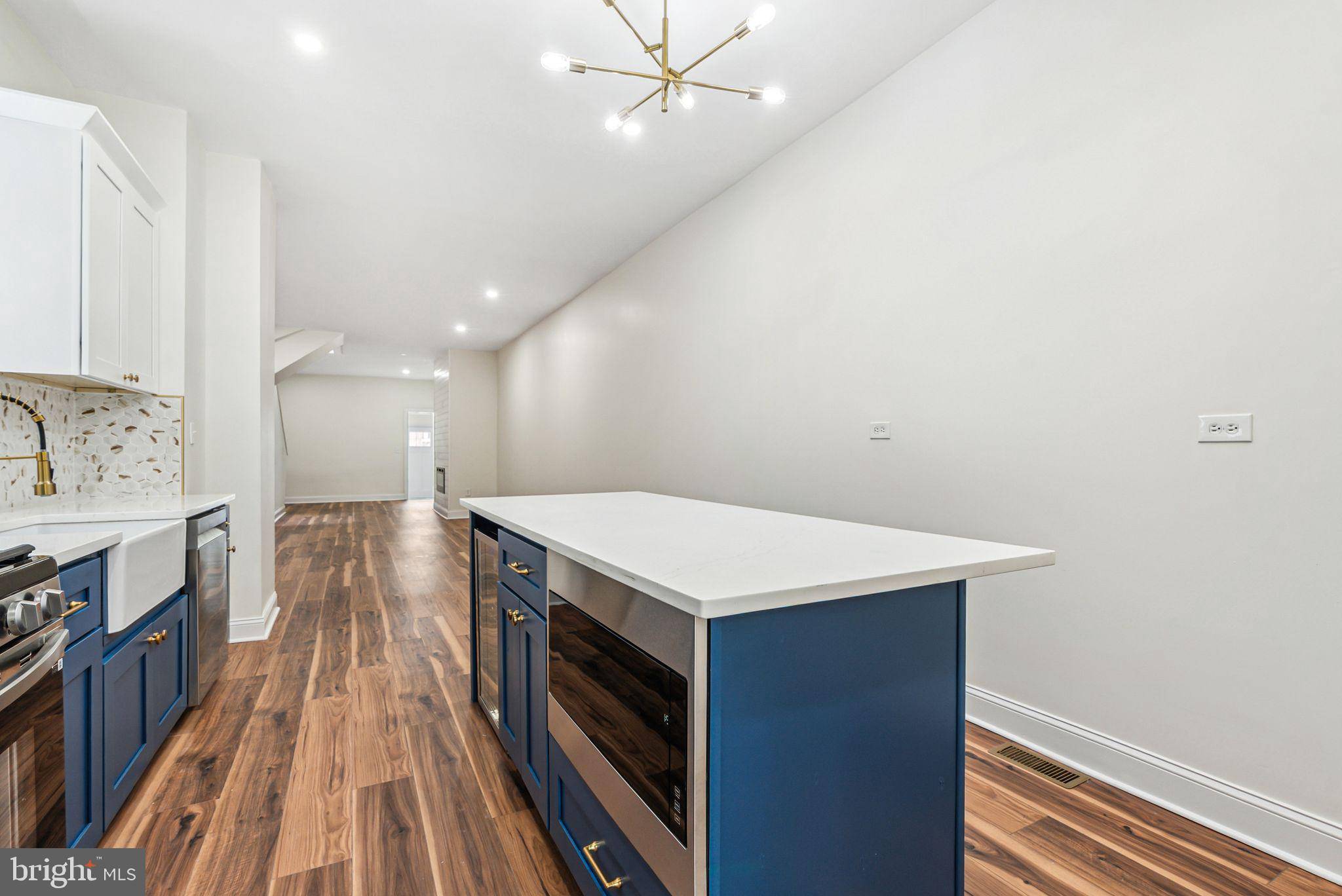 Philadelphia, PA 19143,1107 S DIVINITY ST