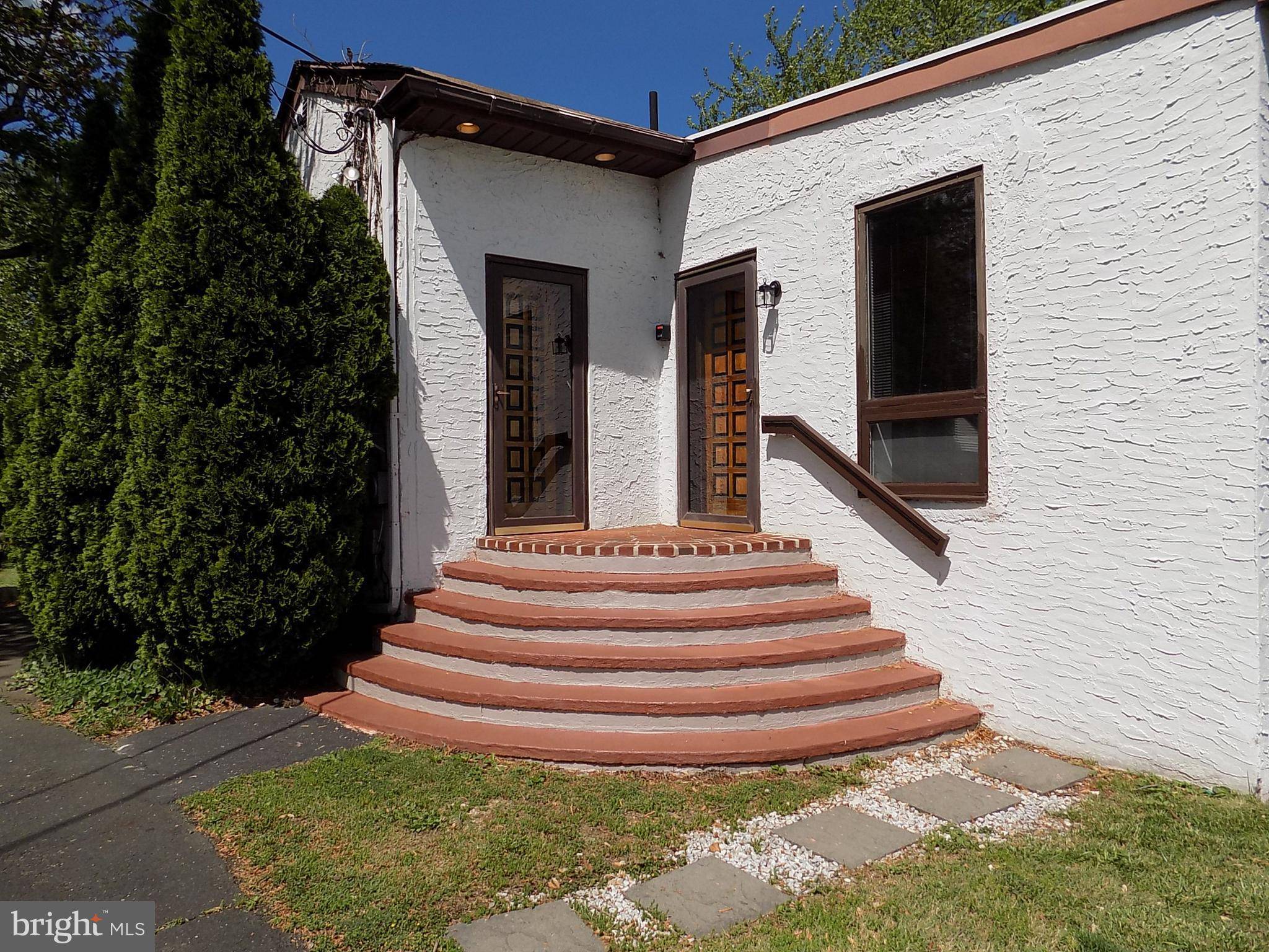 Langhorne, PA 19047,276 WOODBOURNE RD
