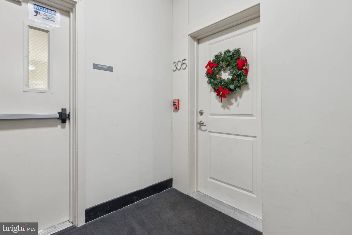 Trenton, NJ 08608,350 S BROAD ST #305