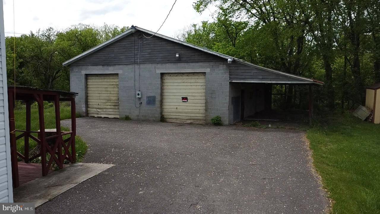 Paw Paw, WV 25434,202 LEE ST