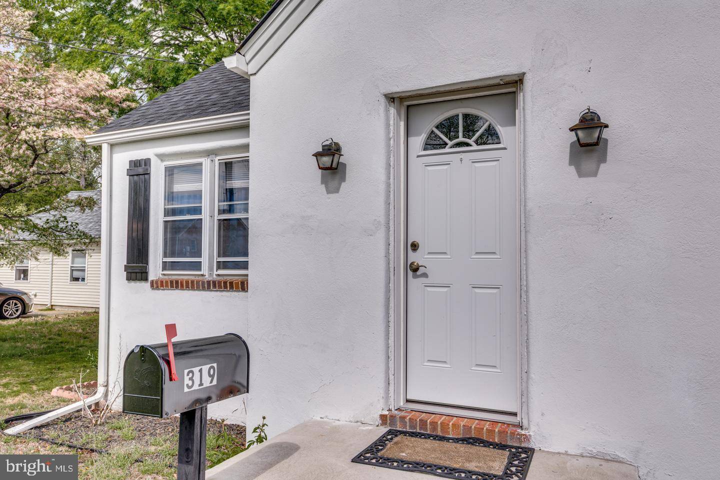 Williamstown, NJ 08094,319 PINE ST