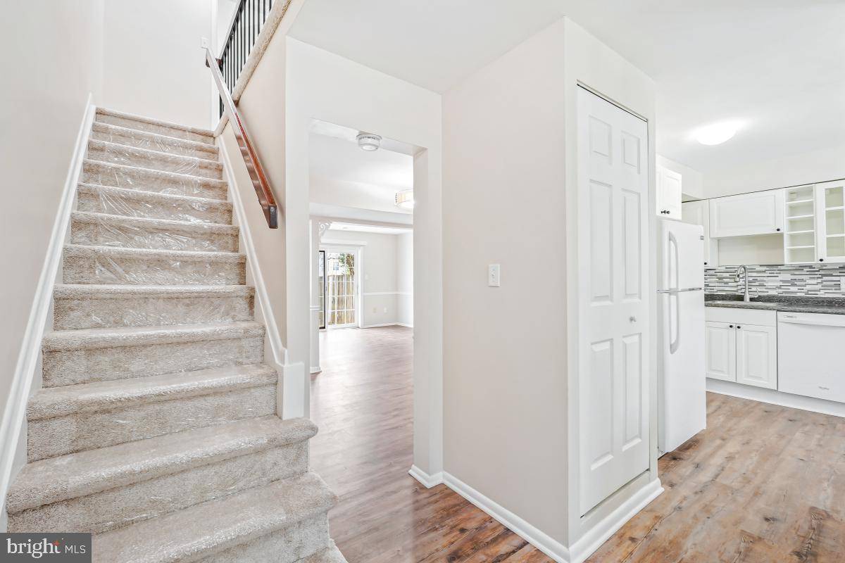 Poolesville, MD 20837,17513 HOSKINSON RD