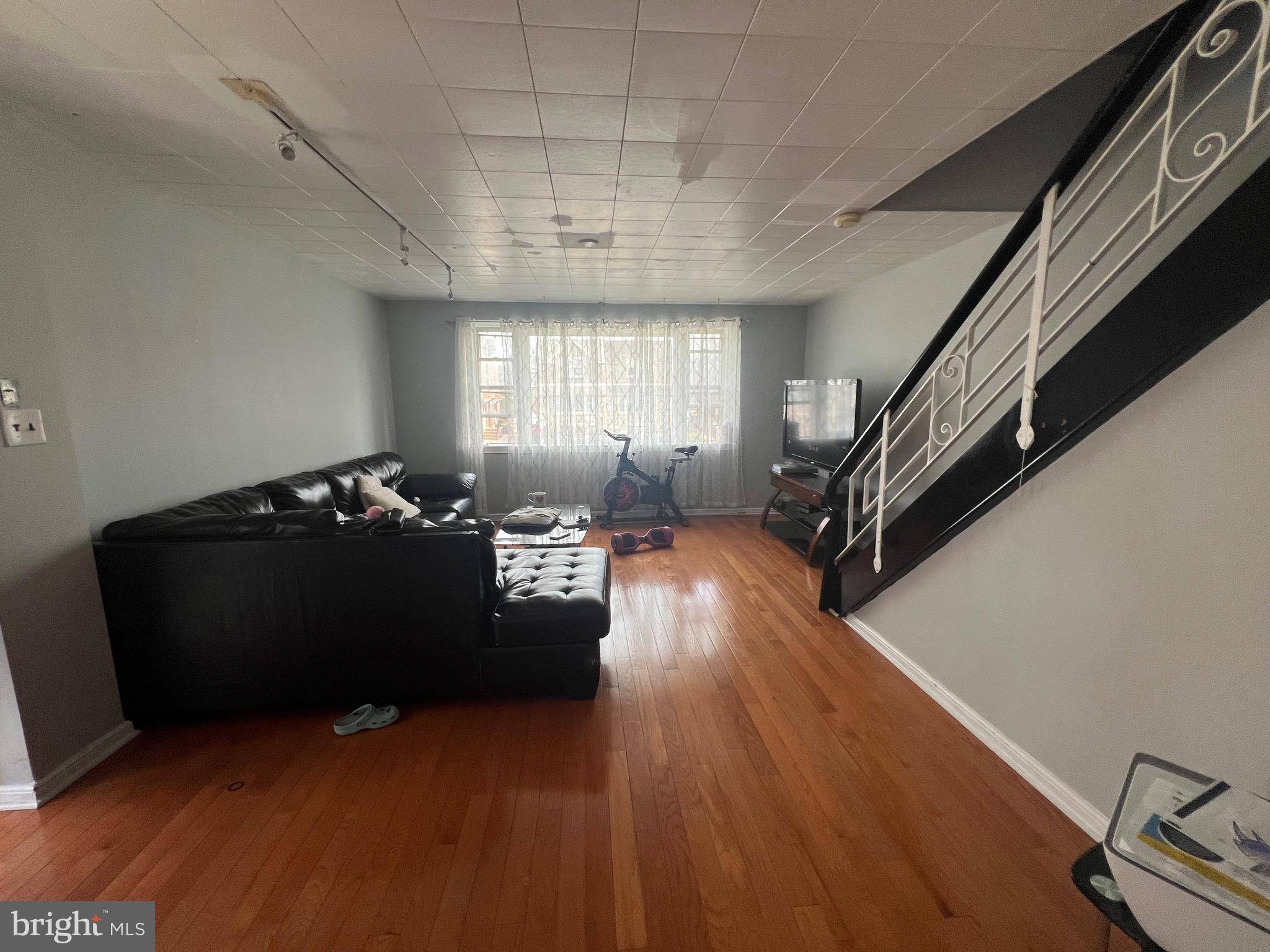 Philadelphia, PA 19152,8130 FARNSWORTH ST