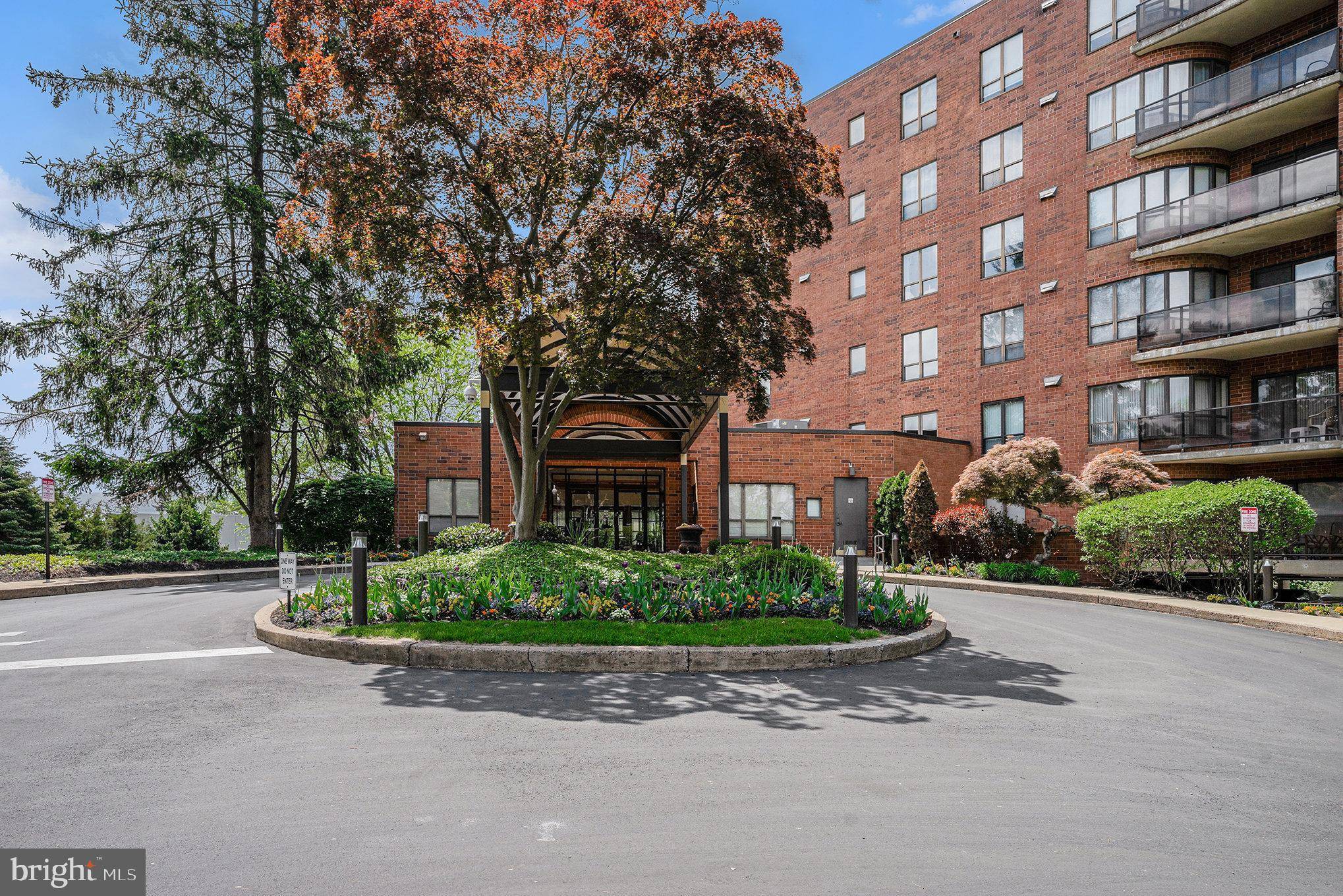 Elkins Park, PA 19027,100 BREYER DR #1-E