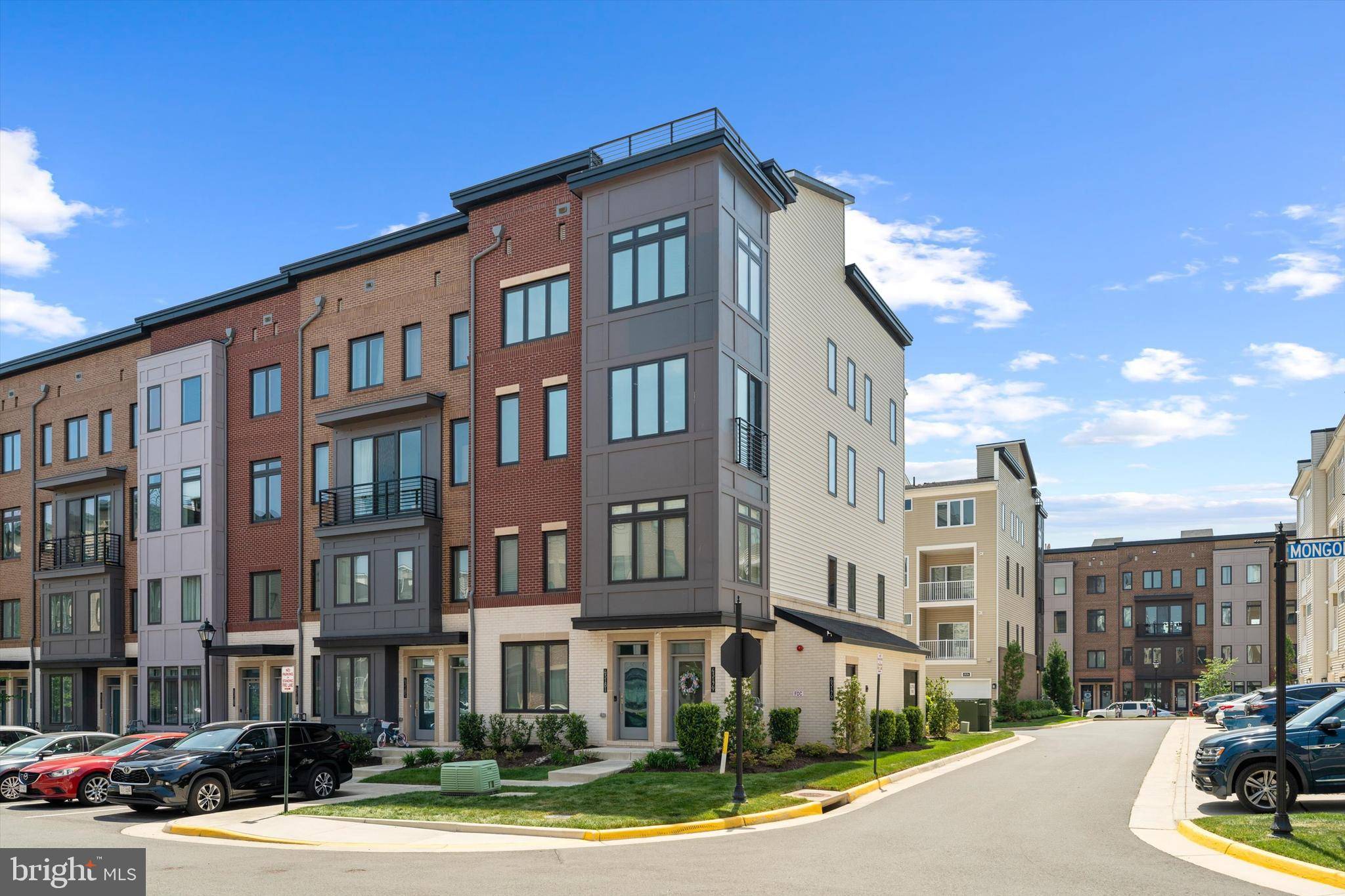 Ashburn, VA 20148,43179 MONGOLD SQ