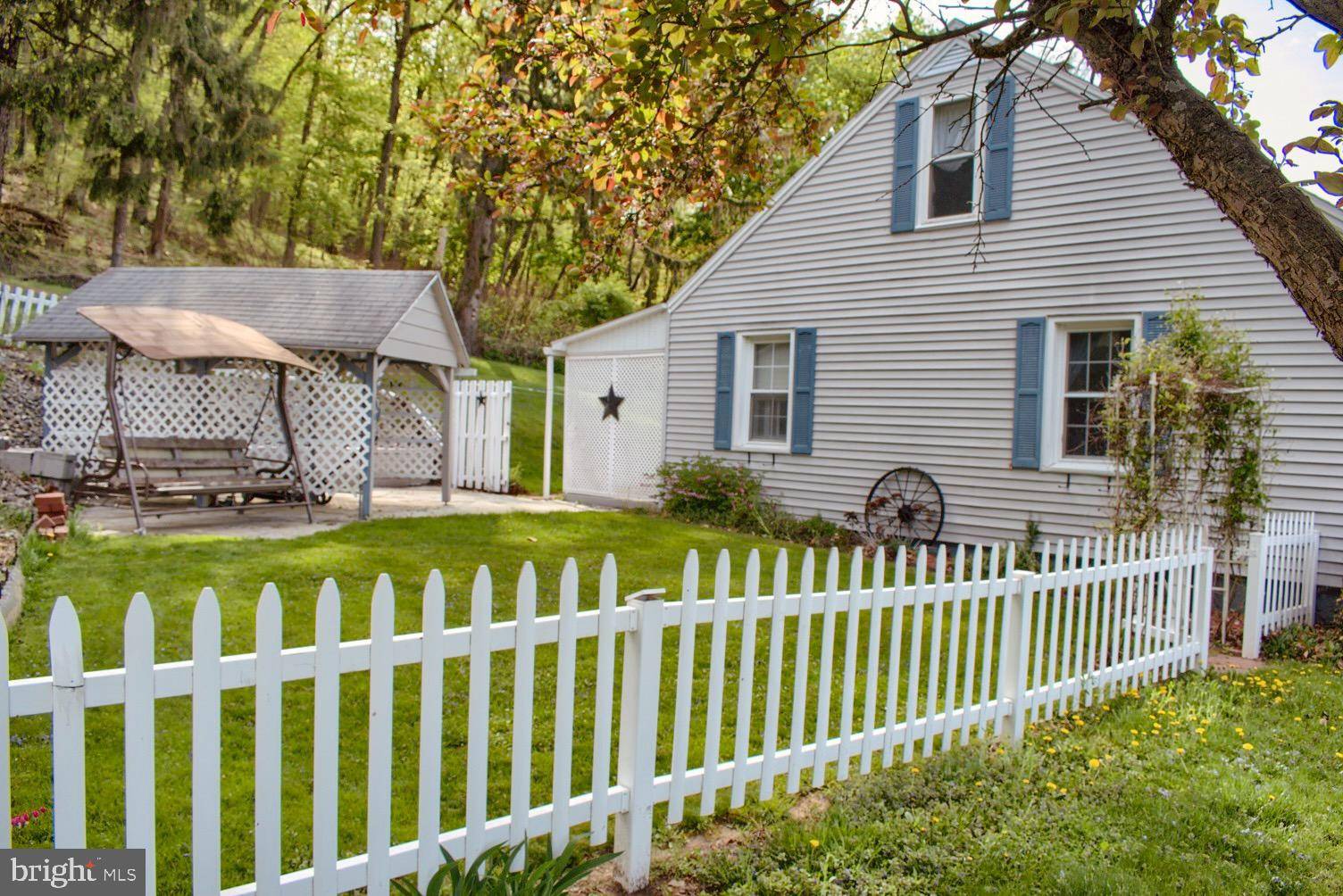 Bloomsburg, PA 17815,315 GIPPLE ST