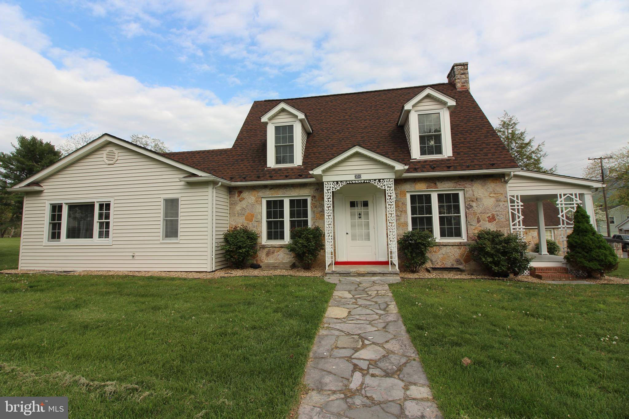 Edinburg, VA 22824,300 SHENANDOAH AVE